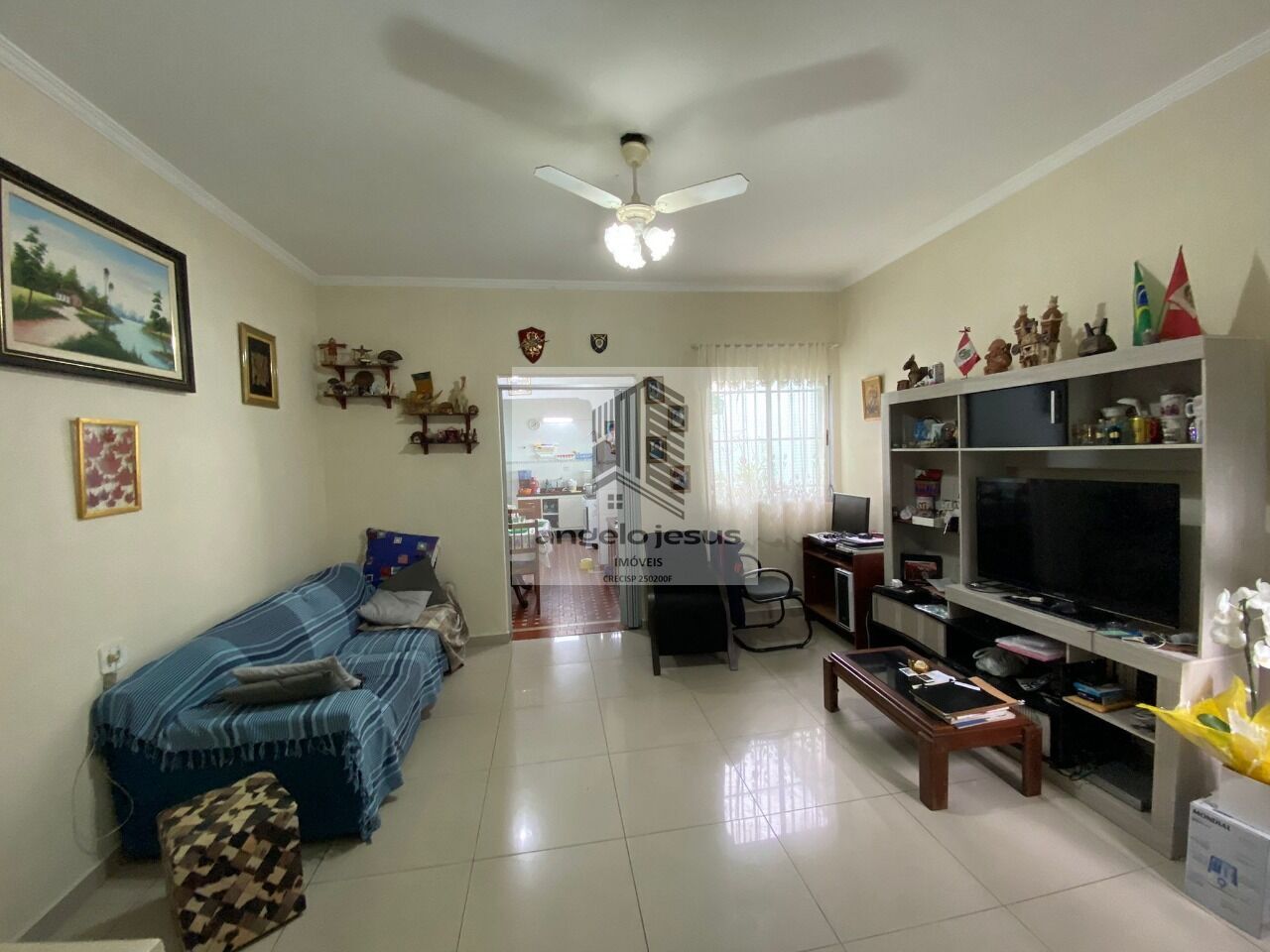 Sobrado à venda com 5 quartos, 210m² - Foto 1