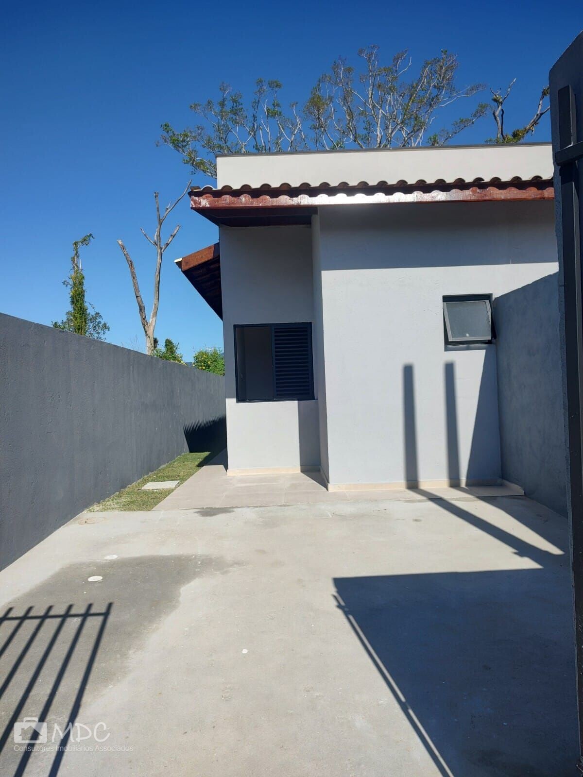 Casa à venda com 2 quartos, 55m² - Foto 9