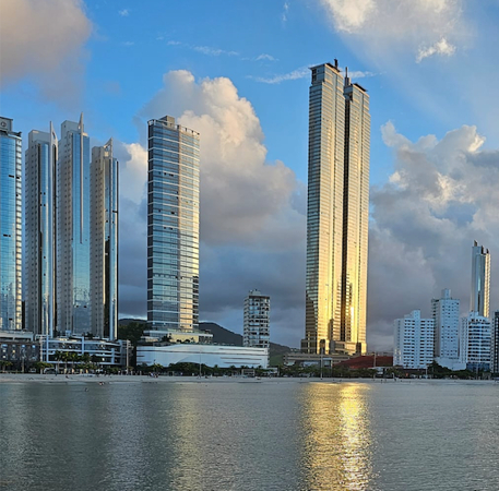 Bem Vindo a Cidade dos Edifícios Mais Altos e Luxuosos do País