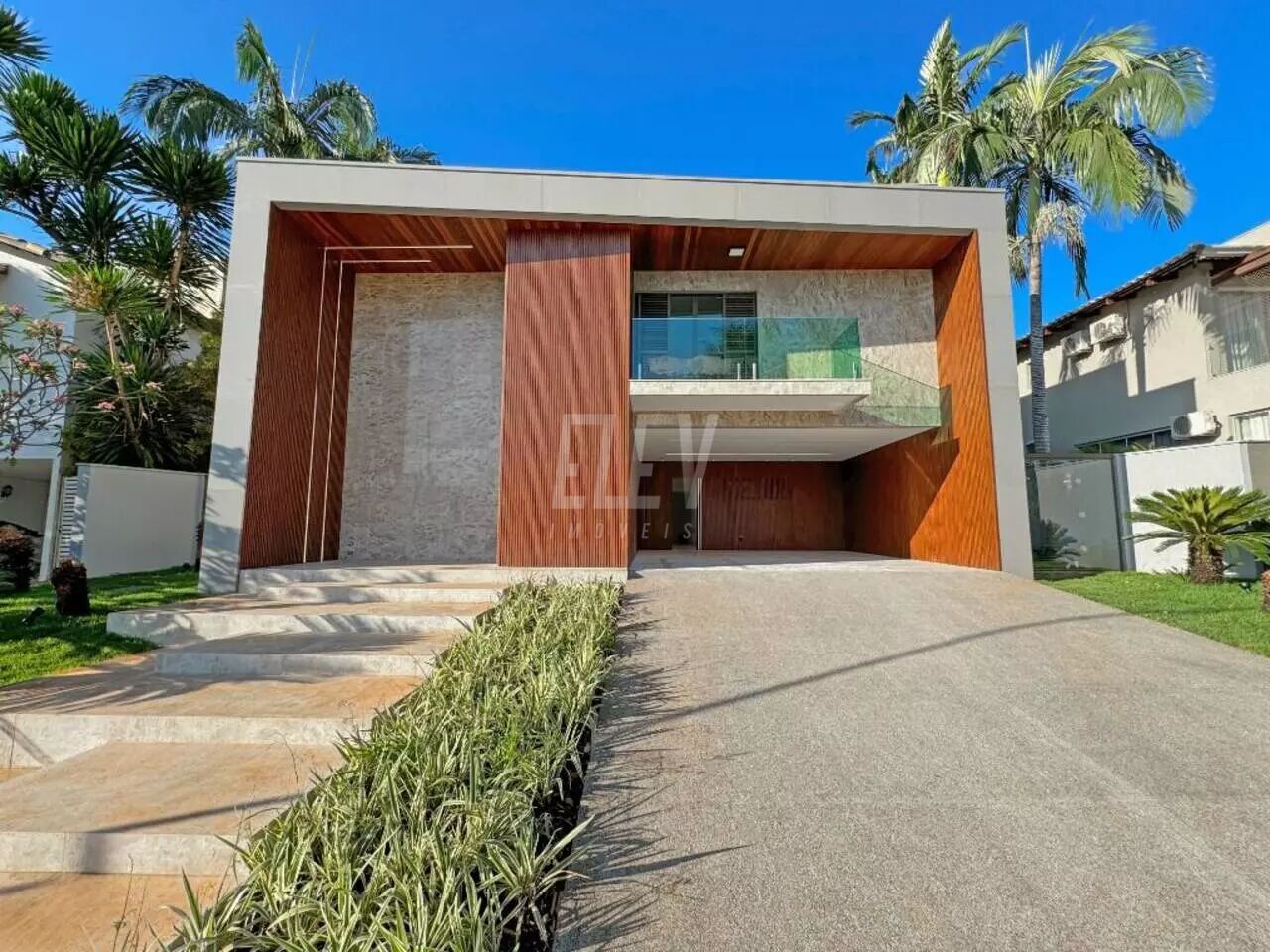 Casa de Condomínio à venda com 5 quartos, 402m² - Foto 1