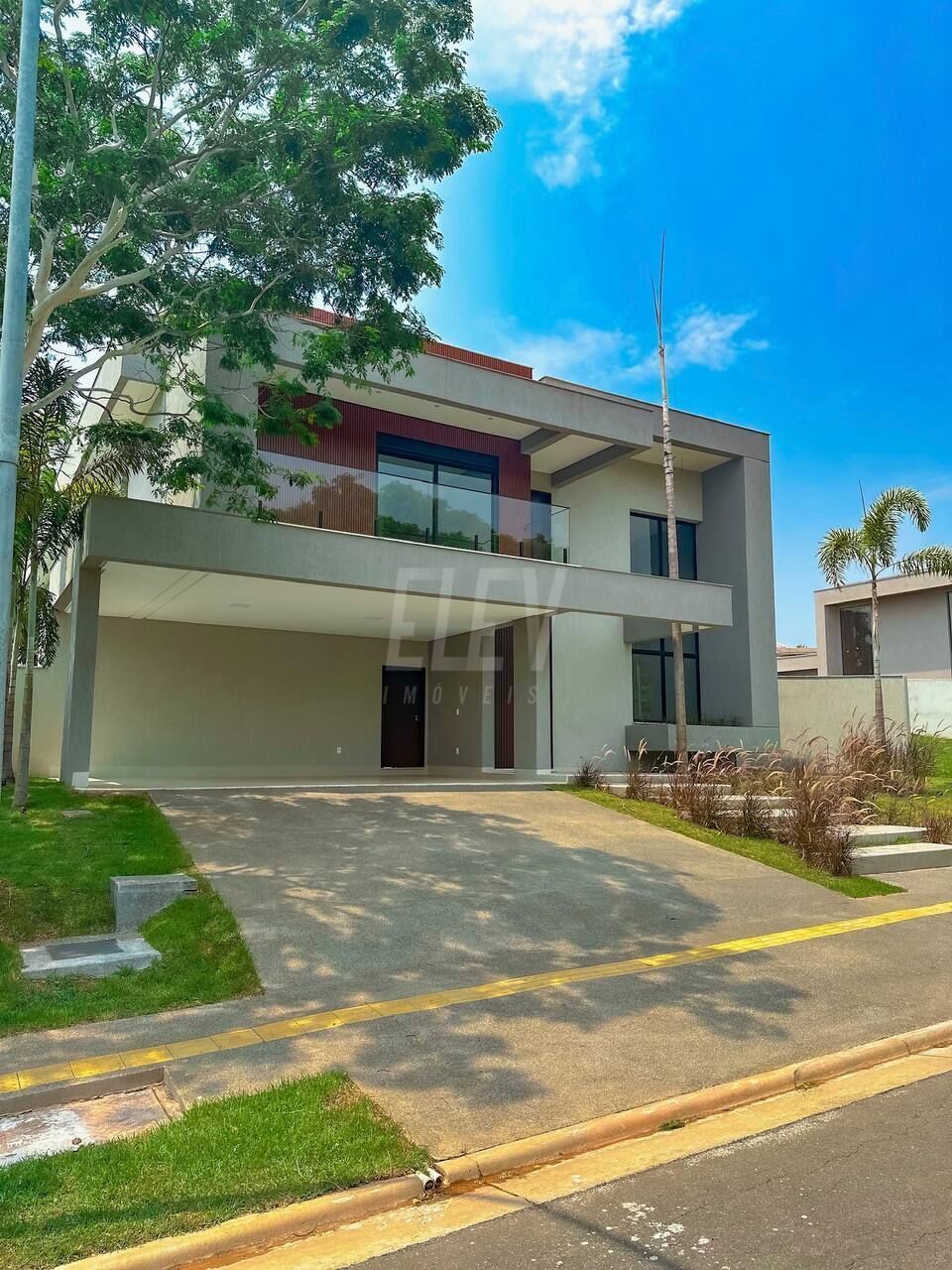 Casa de Condomínio à venda com 4 quartos, 487m² - Foto 1