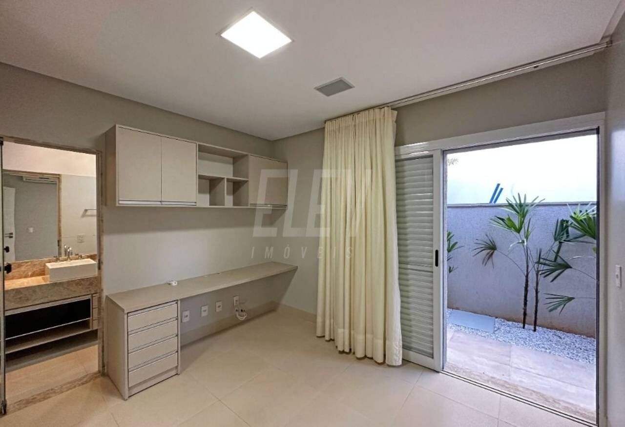 Casa de Condomínio à venda com 4 quartos, 250m² - Foto 18