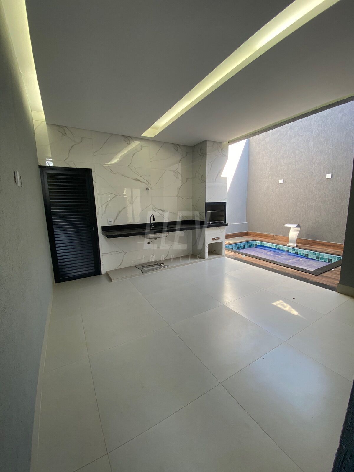 Casa à venda com 3 quartos, 160m² - Foto 7