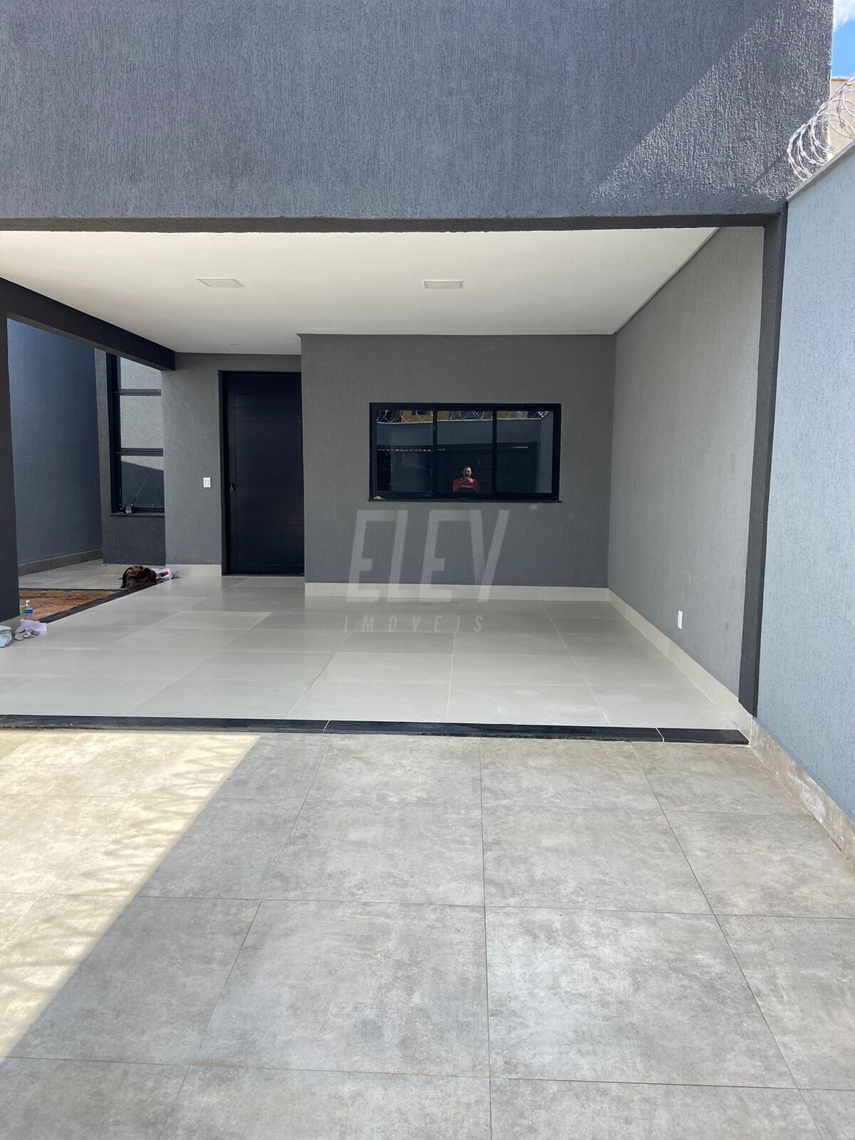 Casa à venda com 3 quartos, 160m² - Foto 1