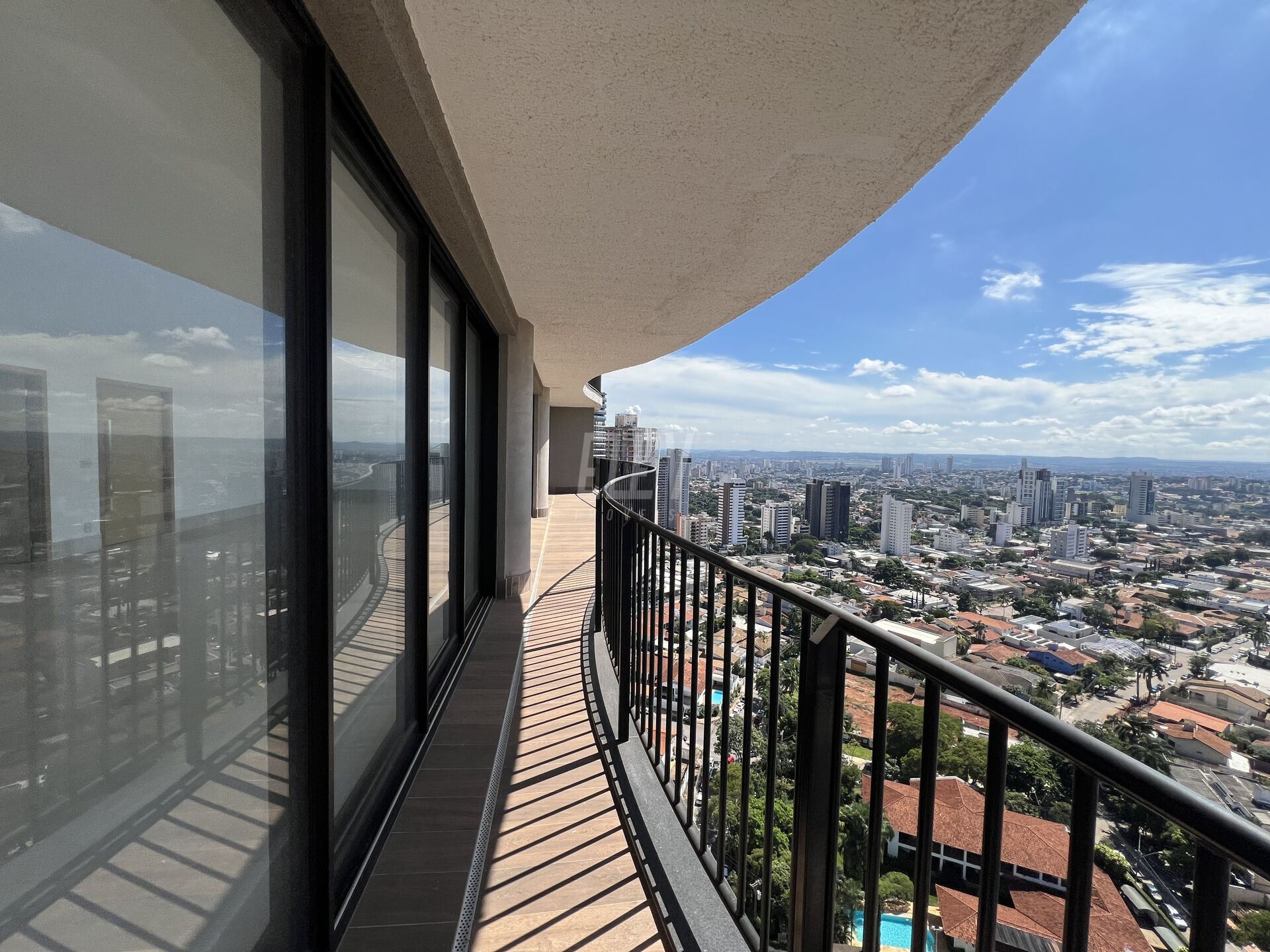 Apartamento à venda com 4 quartos, 287m² - Foto 6