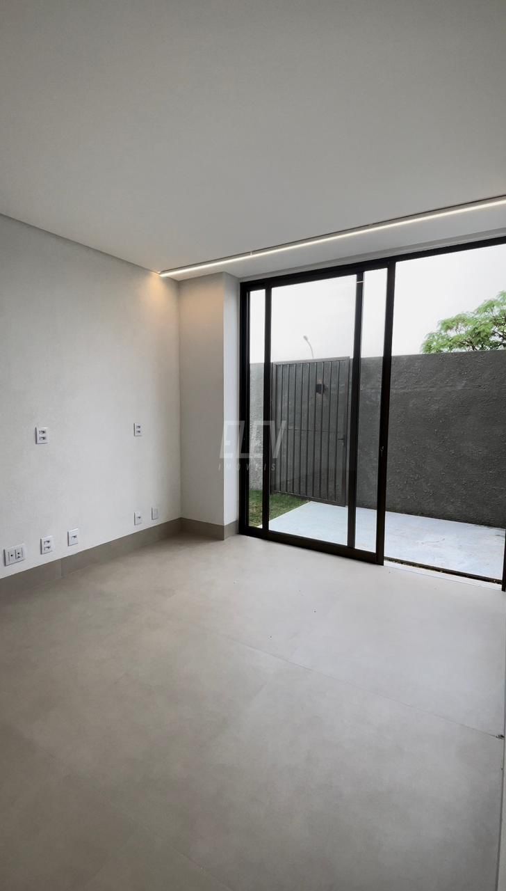 Casa de Condomínio à venda com 4 quartos, 290m² - Foto 9