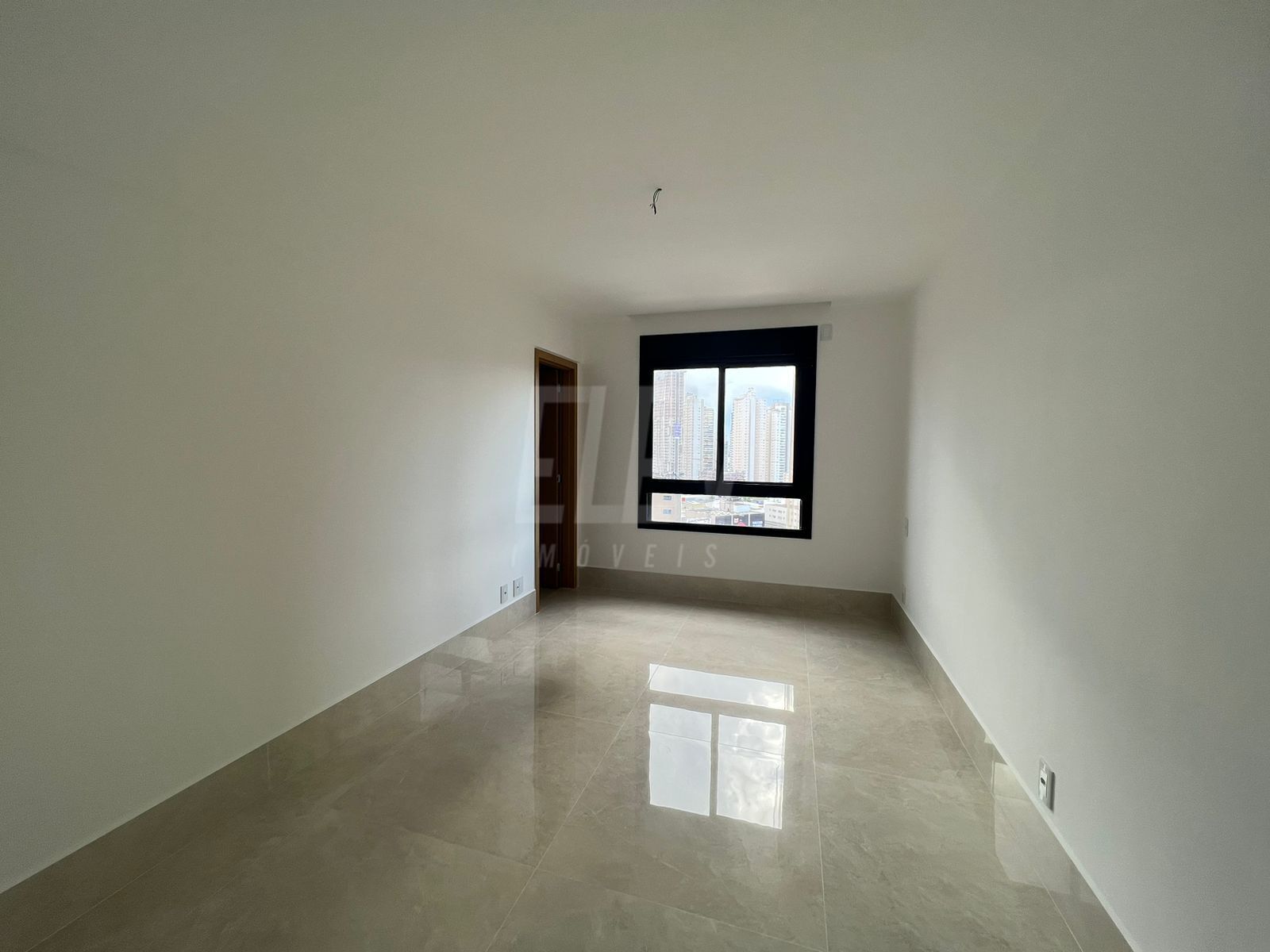 Apartamento à venda com 4 quartos, 244m² - Foto 20