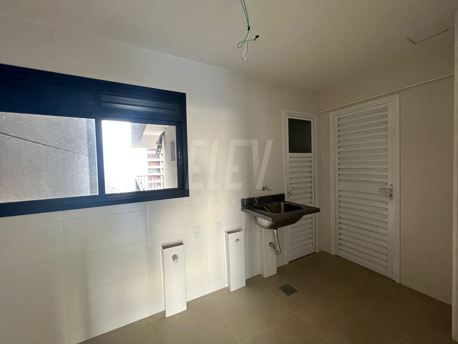 Apartamento à venda com 4 quartos, 244m² - Foto 9