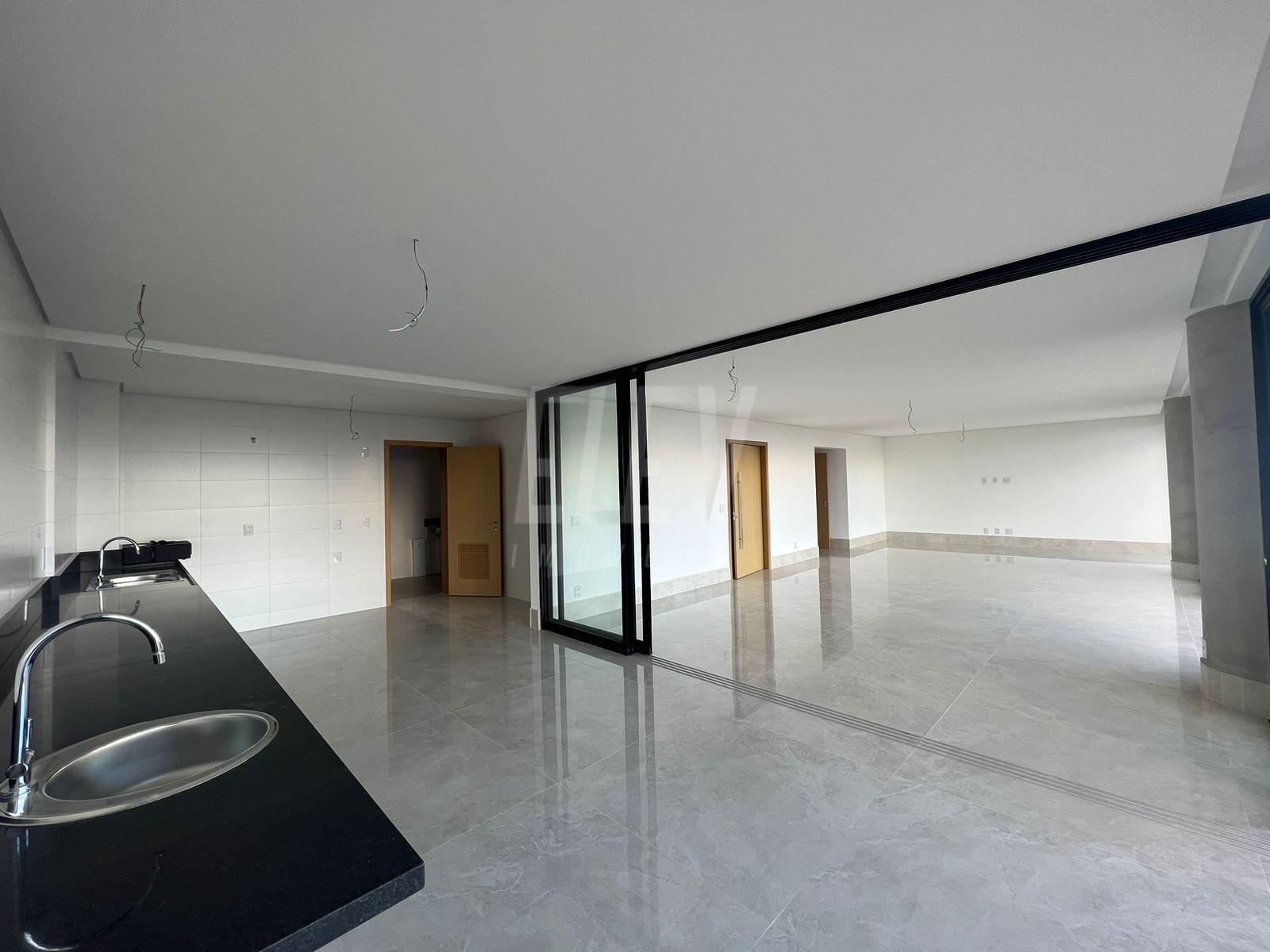 Apartamento à venda com 4 quartos, 244m² - Foto 8