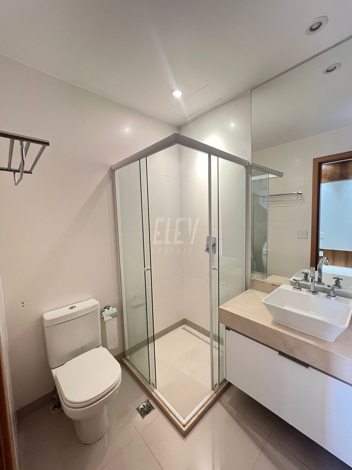 Apartamento à venda com 4 quartos, 216m² - Foto 18