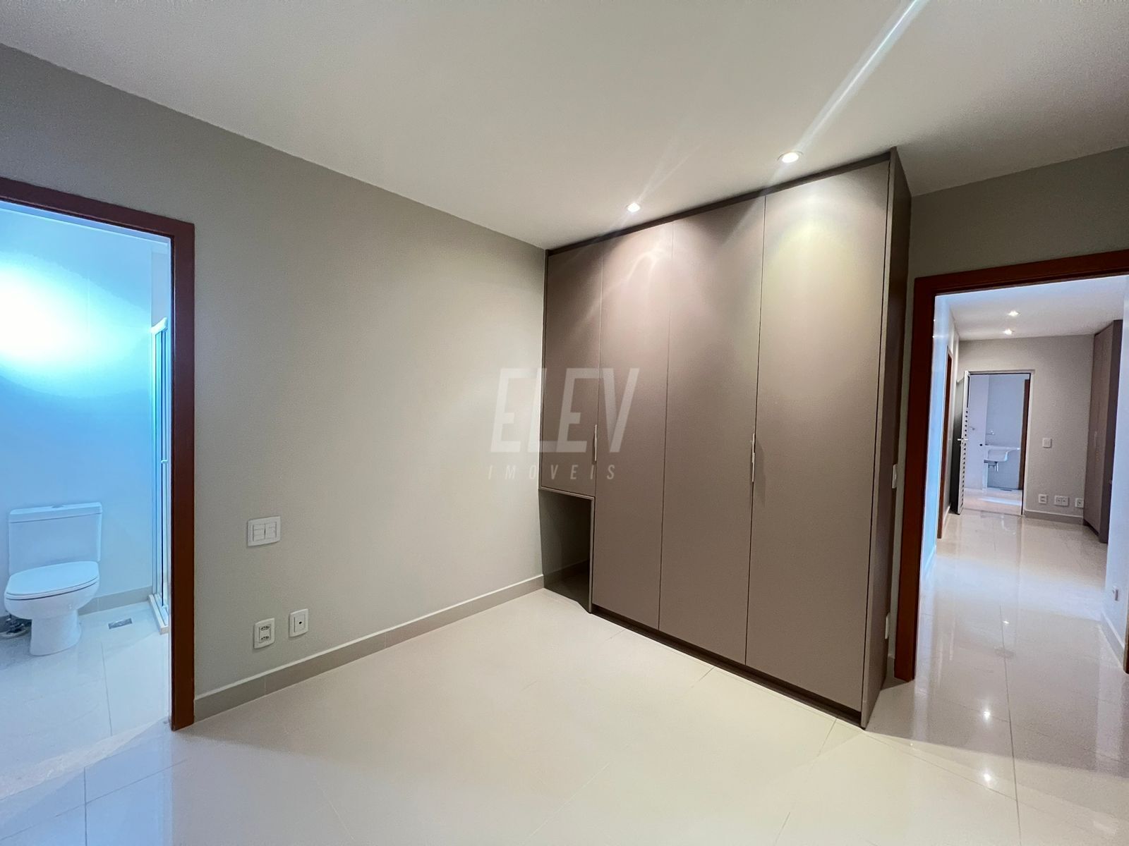 Apartamento à venda com 4 quartos, 216m² - Foto 22