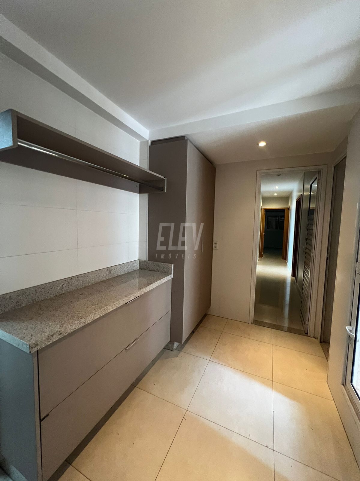 Apartamento à venda com 4 quartos, 216m² - Foto 29