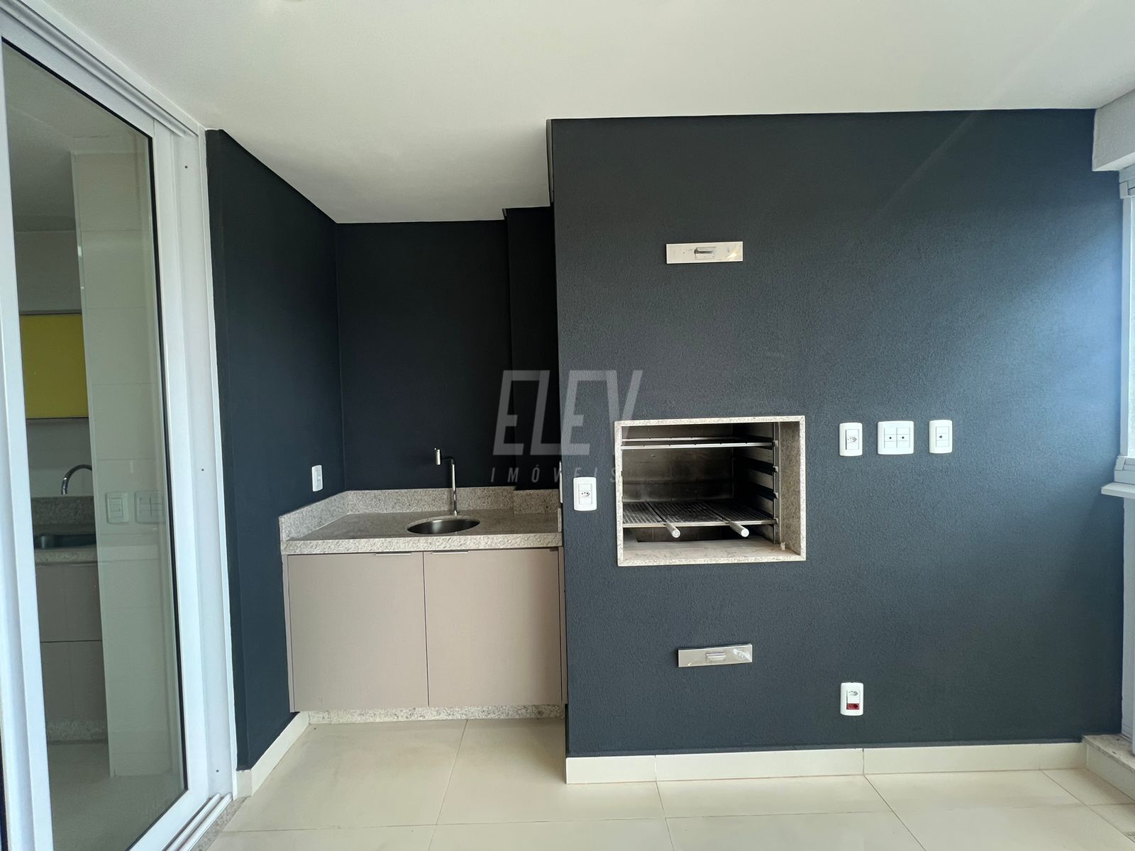 Apartamento à venda com 4 quartos, 216m² - Foto 13