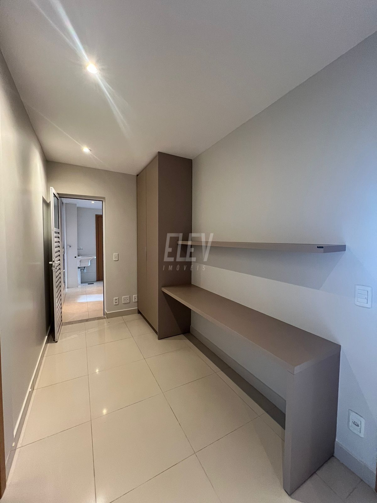 Apartamento à venda com 4 quartos, 216m² - Foto 14