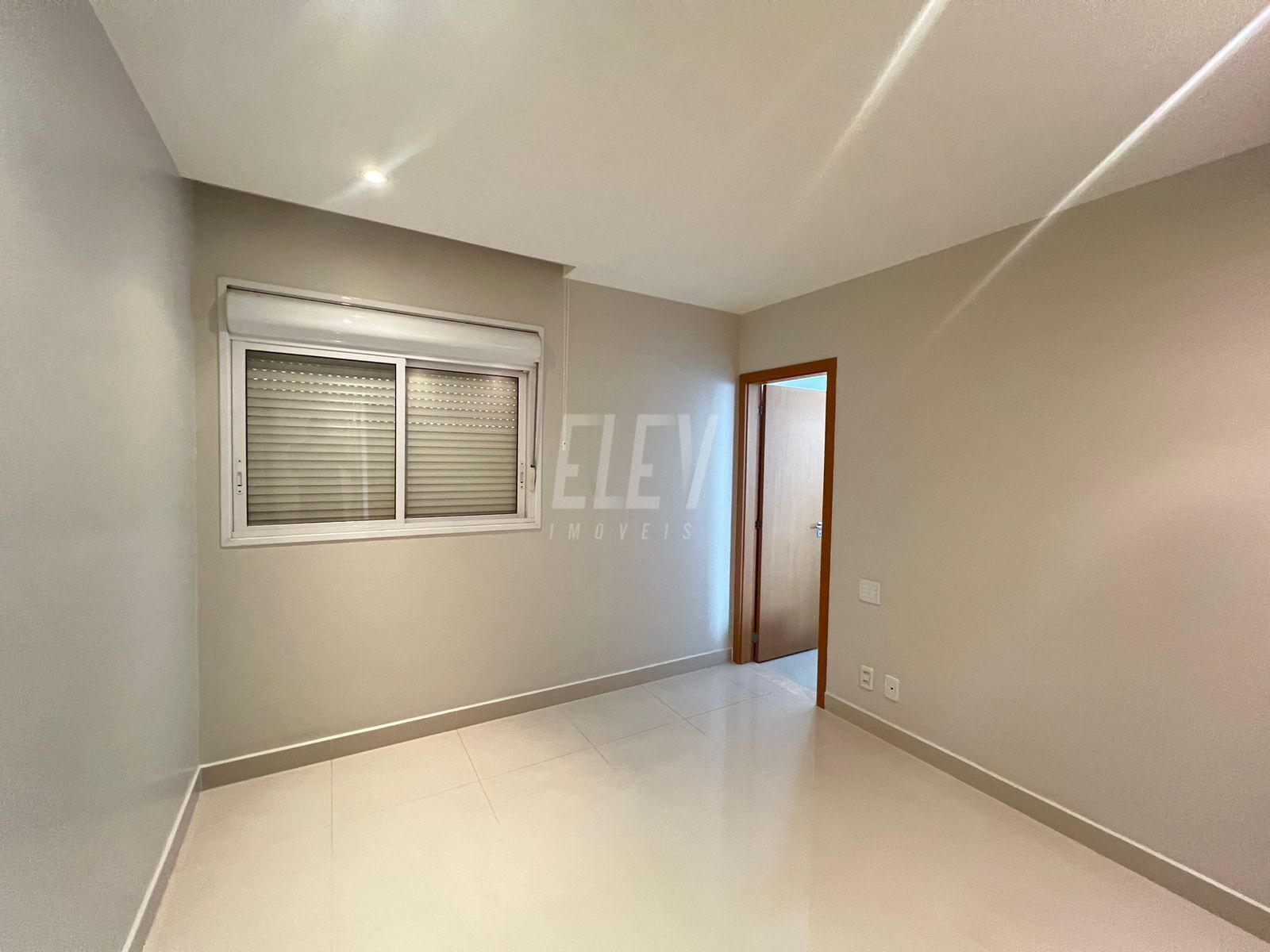 Apartamento à venda com 4 quartos, 216m² - Foto 23