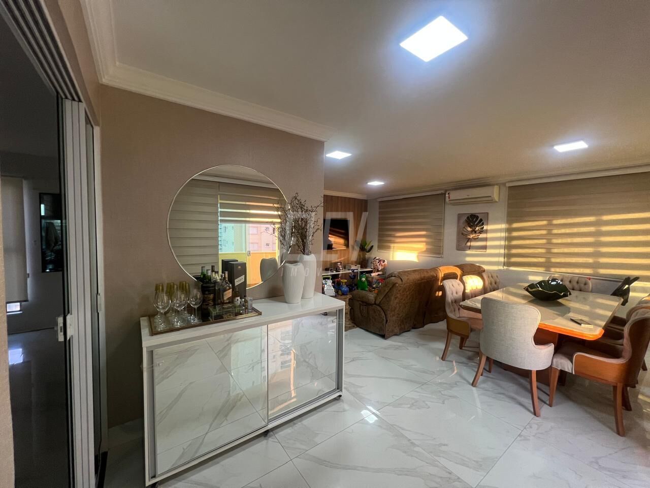 Cobertura à venda com 4 quartos, 244m² - Foto 1