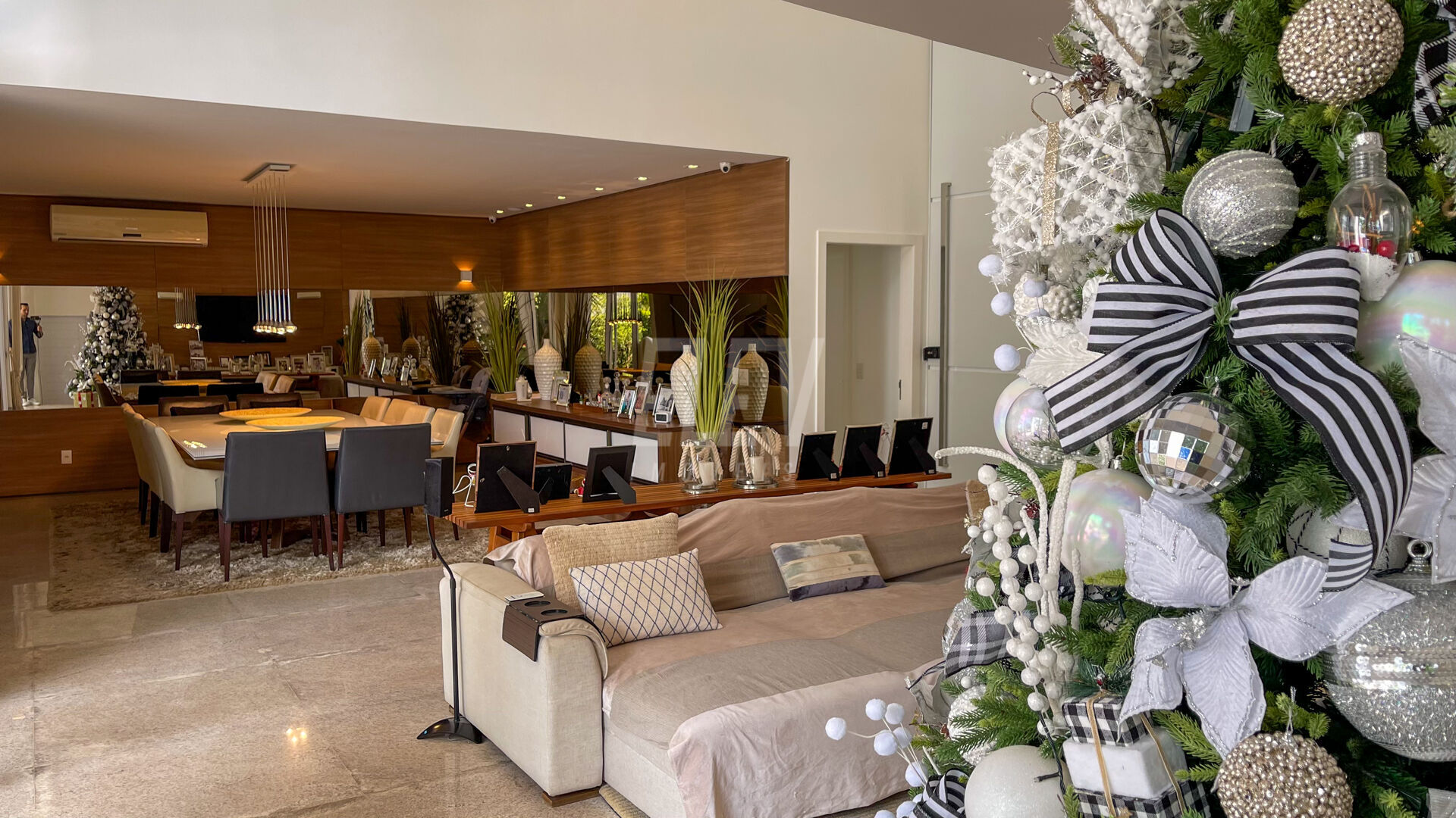 Casa de Condomínio à venda com 4 quartos, 480m² - Foto 3
