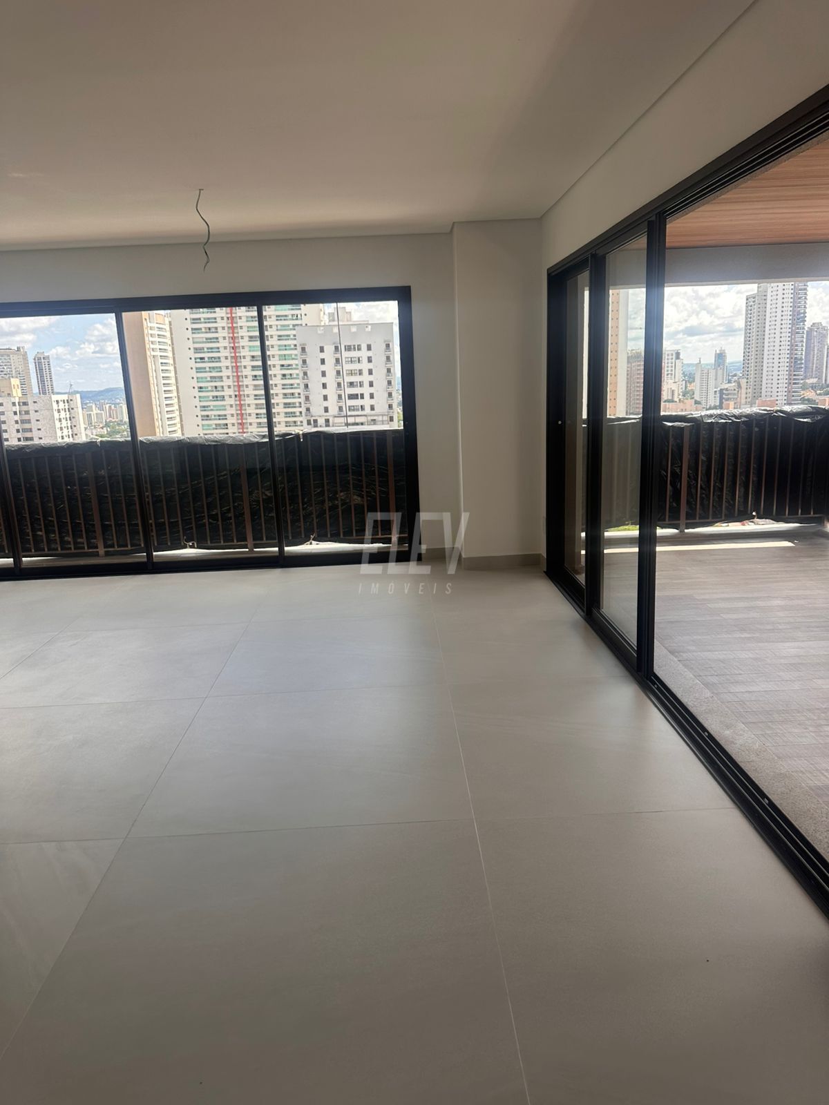 Apartamento à venda com 3 quartos, 245m² - Foto 4