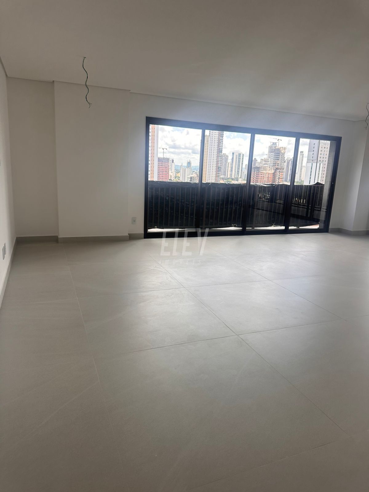 Apartamento à venda com 3 quartos, 245m² - Foto 2