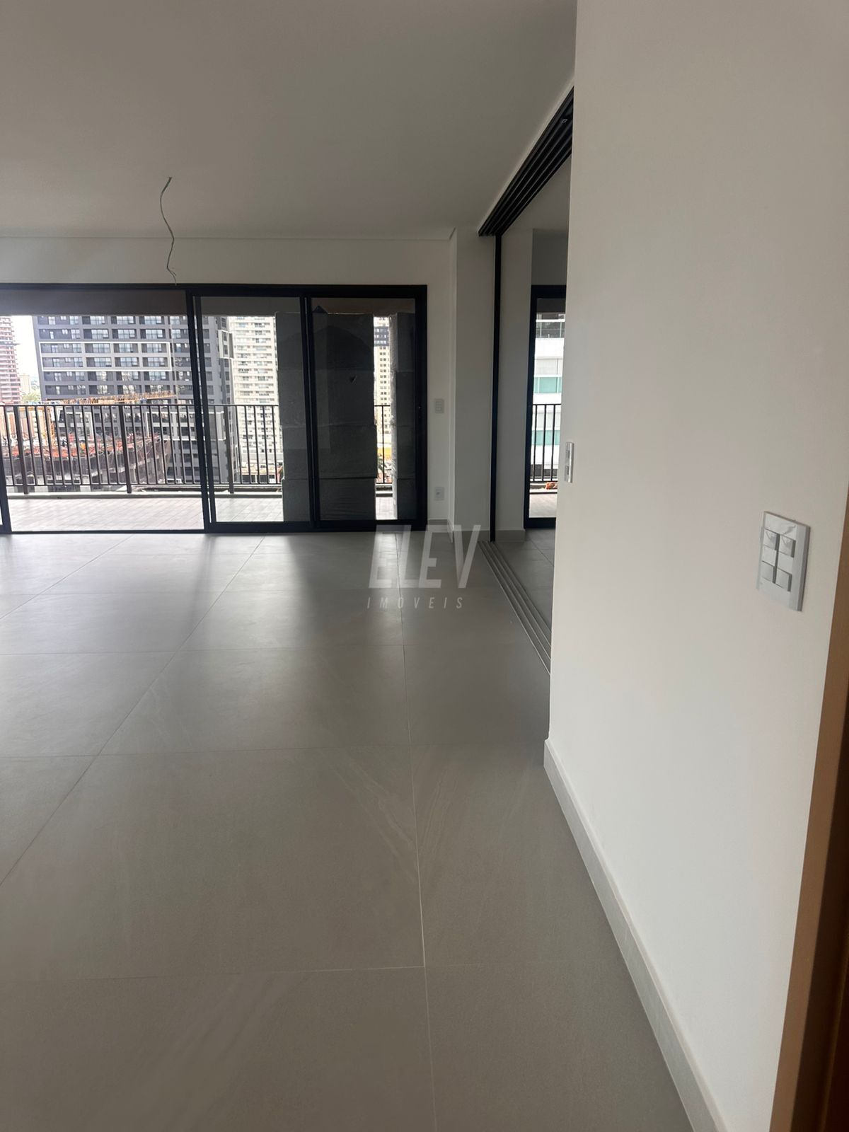 Apartamento à venda com 3 quartos, 245m² - Foto 14