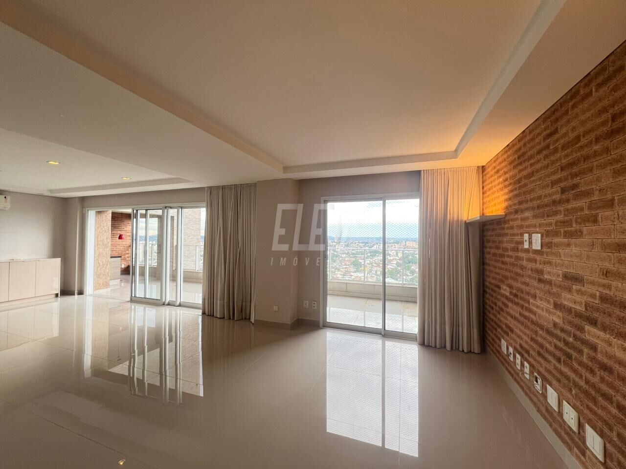 Apartamento à venda com 4 quartos, 242m² - Foto 10