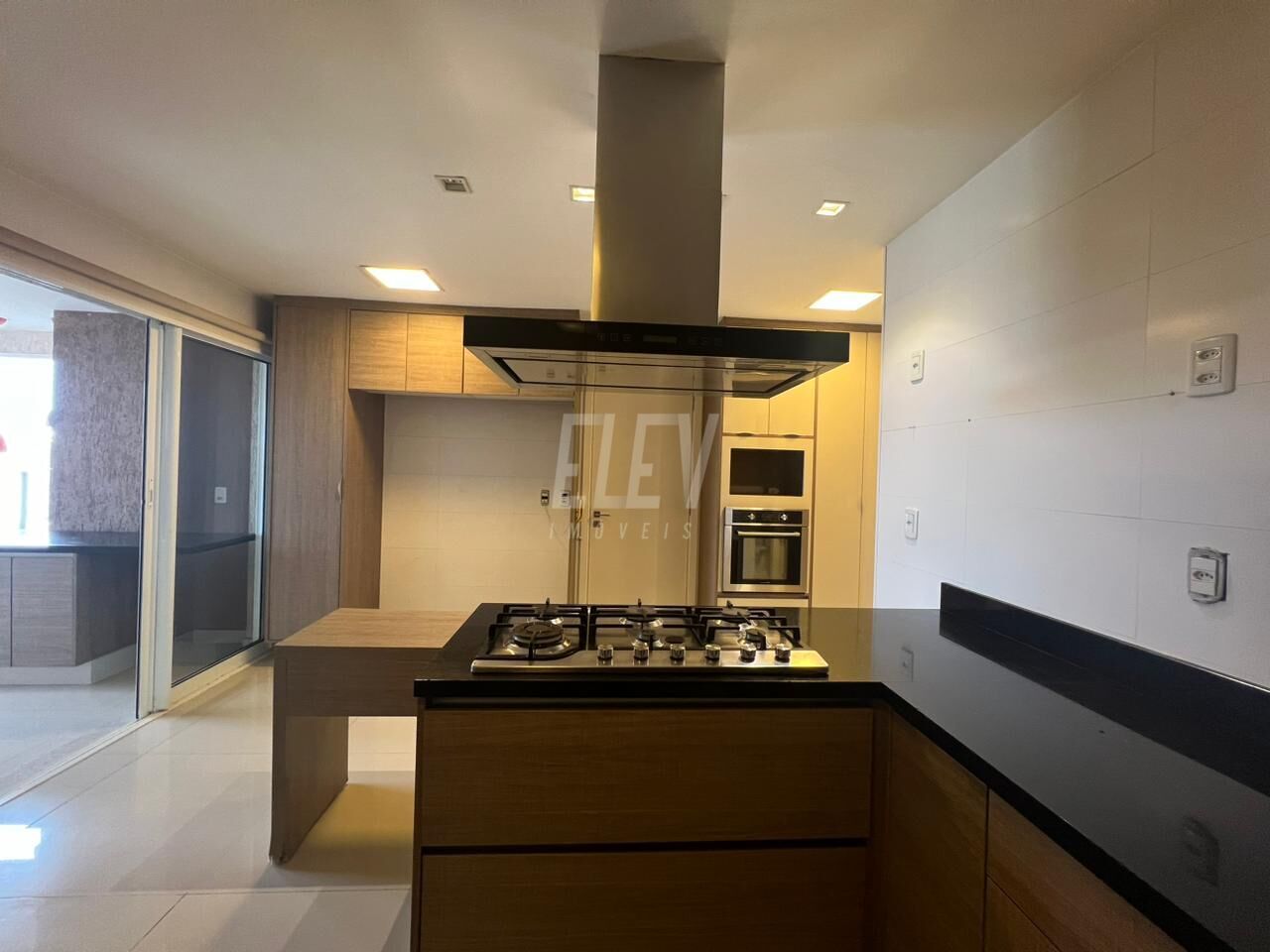 Apartamento à venda com 4 quartos, 242m² - Foto 17