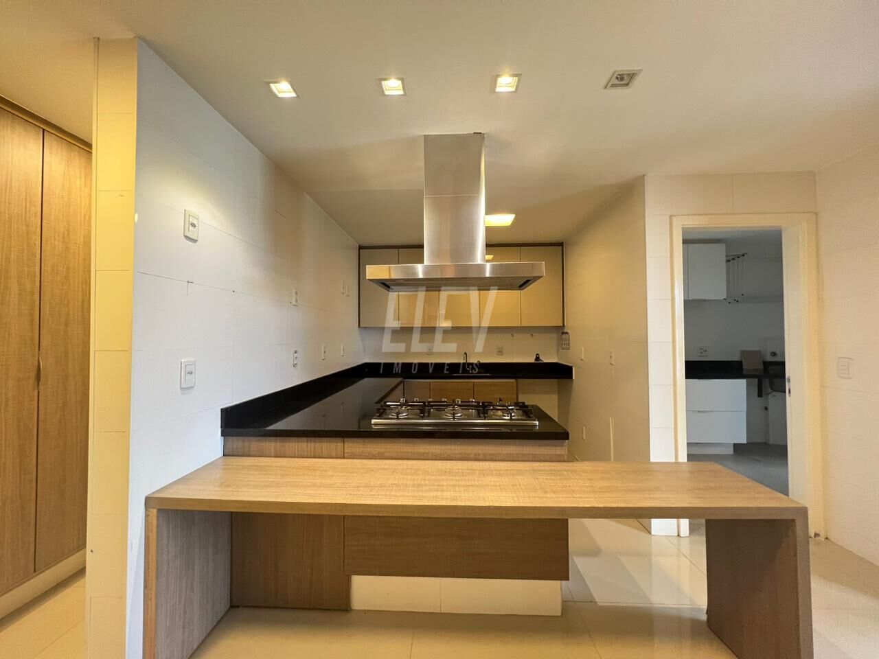 Apartamento à venda com 4 quartos, 242m² - Foto 18