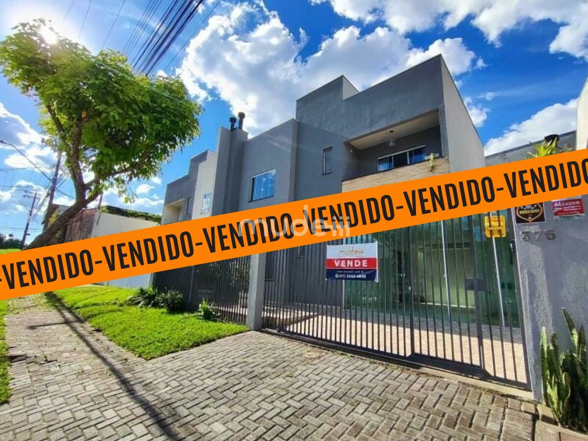 Sobrado à venda no bairro São Cristóvão - São José dos Pinhais/PR