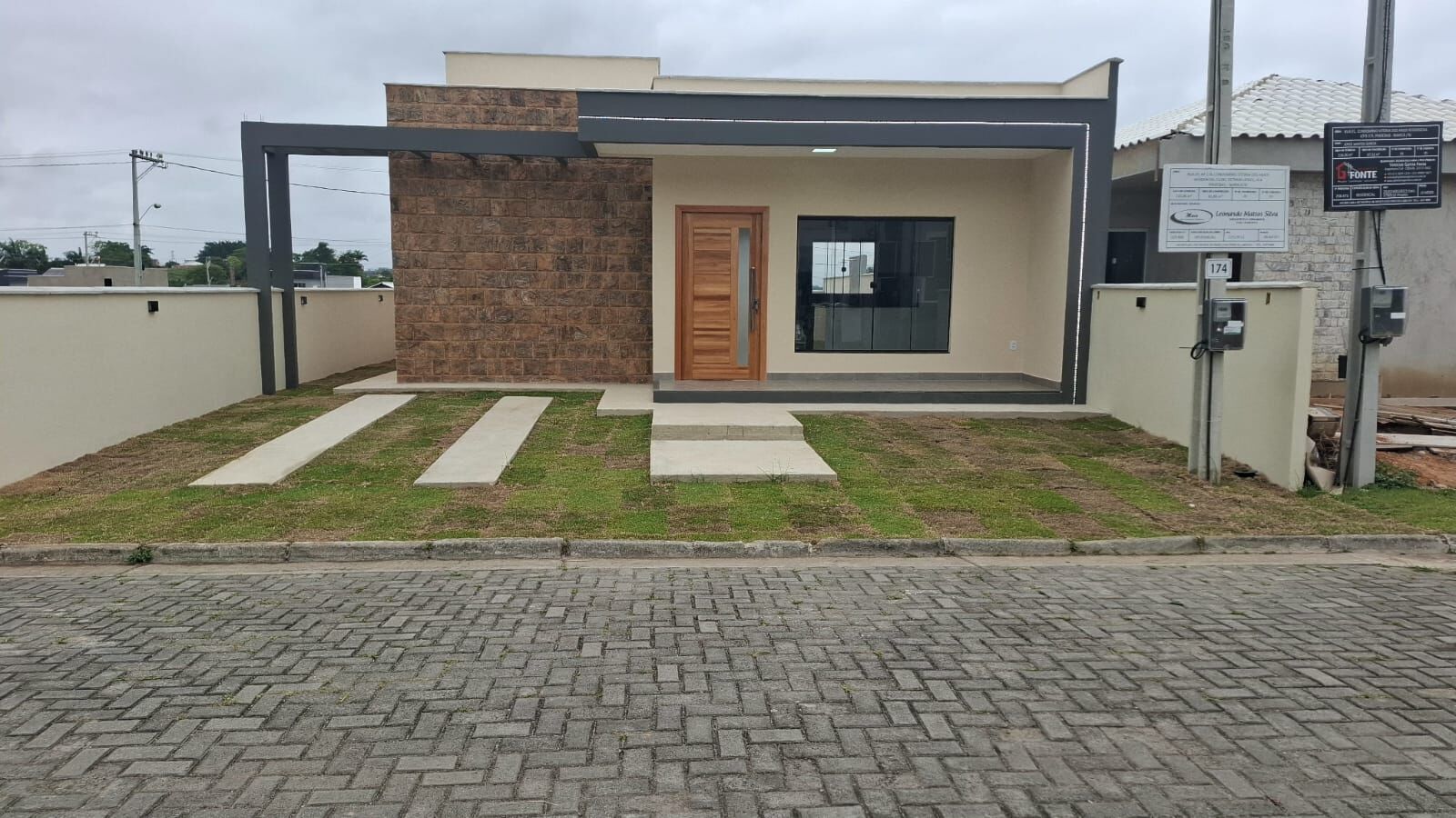 Casa de Condomínio à venda com 2 quartos, 81m² - Foto 1