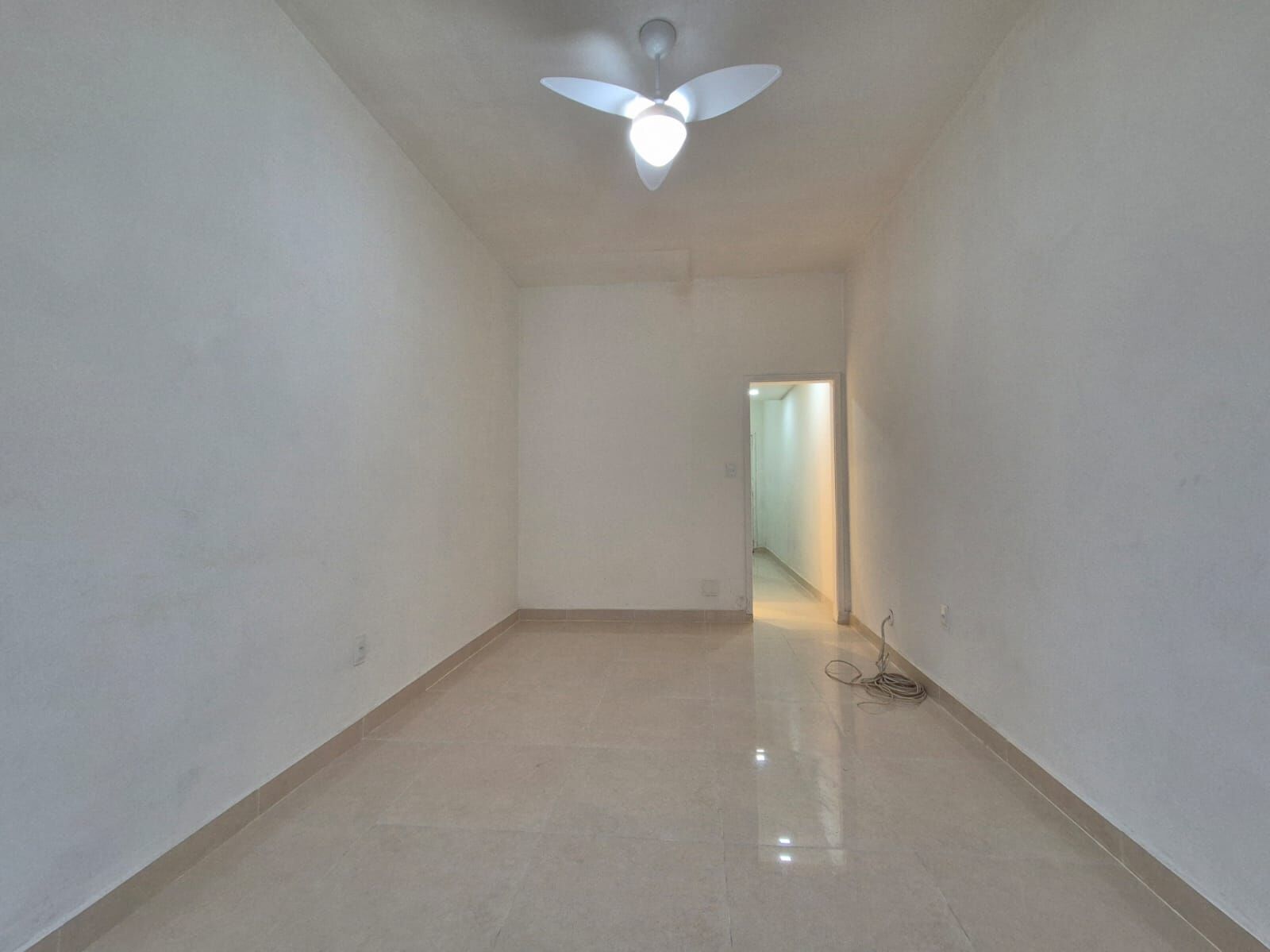 Apartamento, 1 quarto, 27 m² - Foto 2