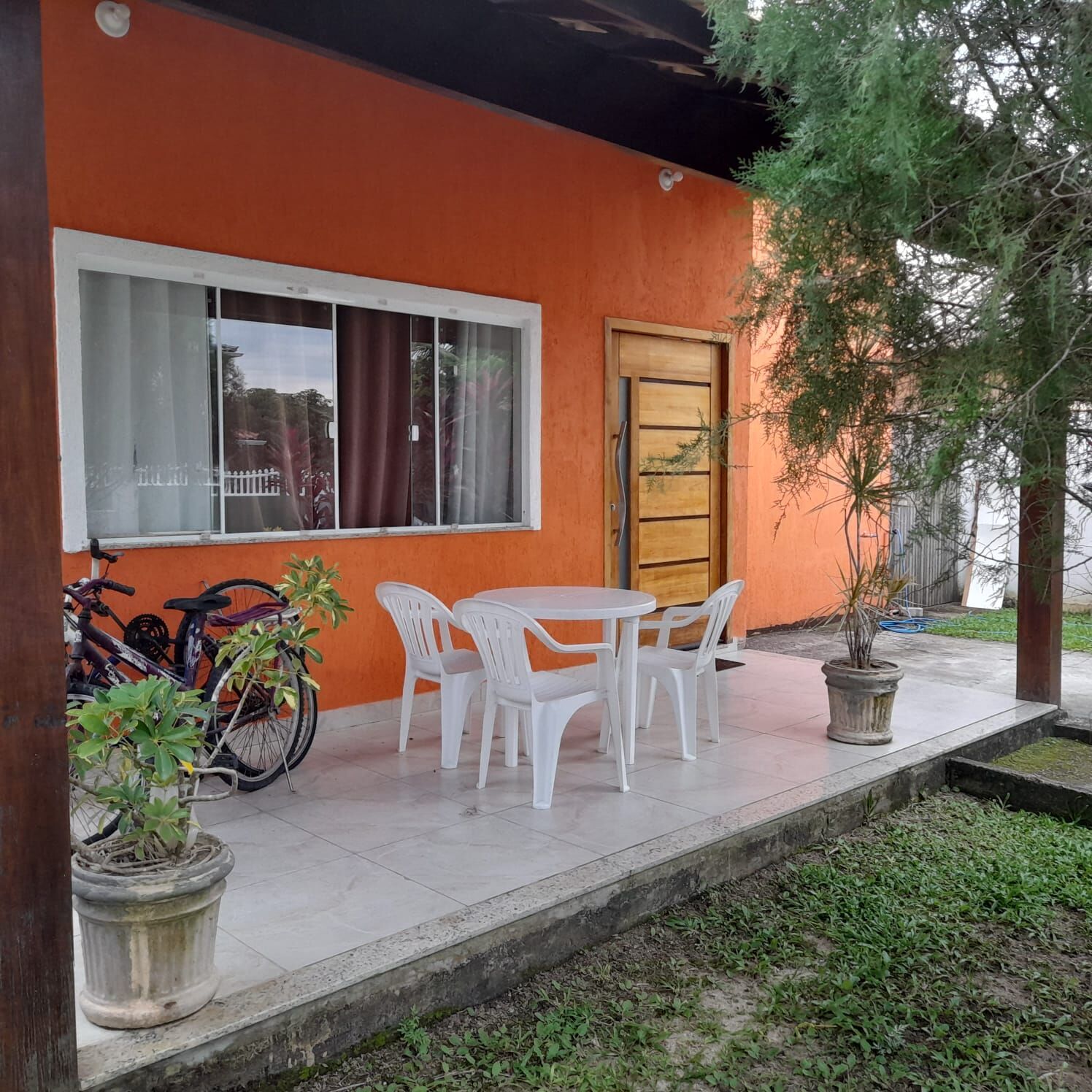 Casa de Condomínio à venda com 3 quartos, 141m² - Foto 1