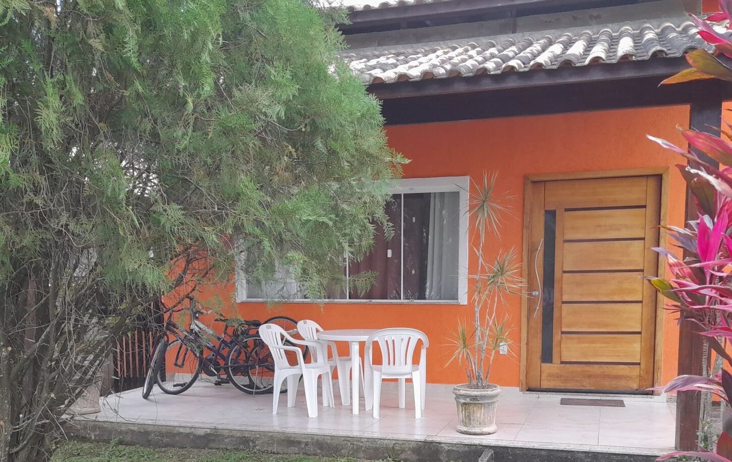 Casa de Condomínio à venda com 3 quartos, 141m² - Foto 2