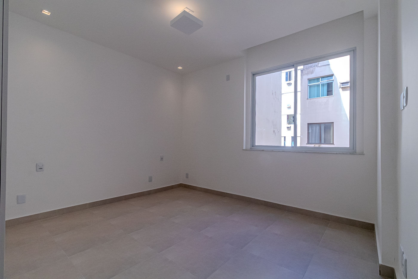 Apartamento à venda com 3 quartos, 135m² - Foto 18