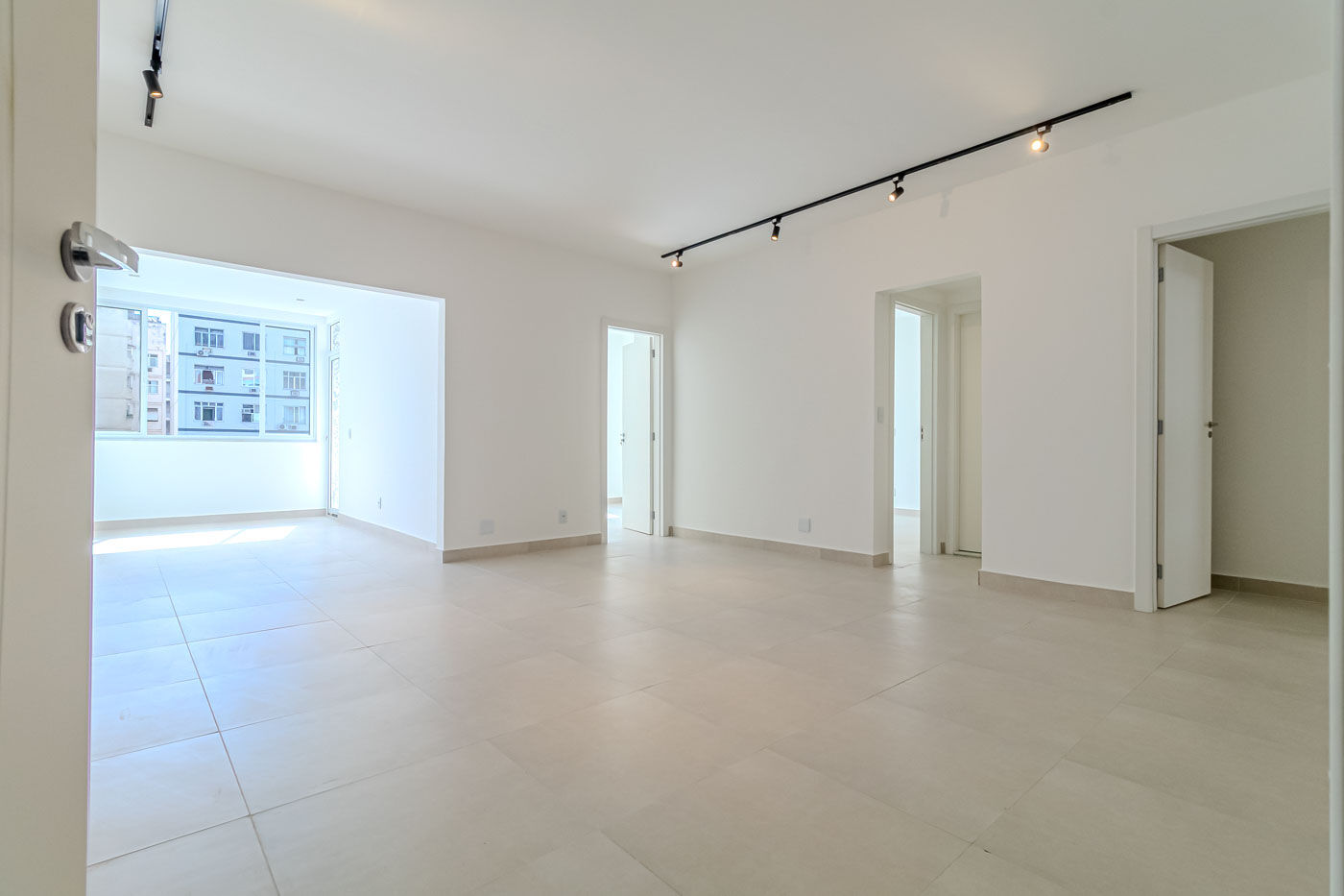 Apartamento à venda com 3 quartos, 135m² - Foto 21