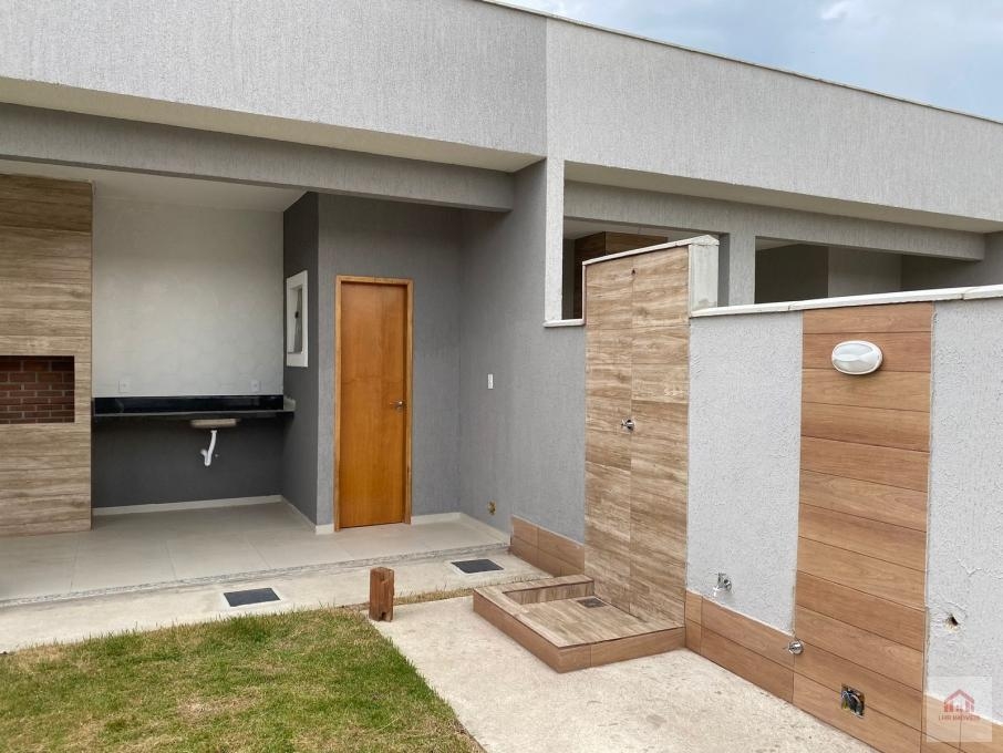 Casa à venda com 3 quartos, 100m² - Foto 2