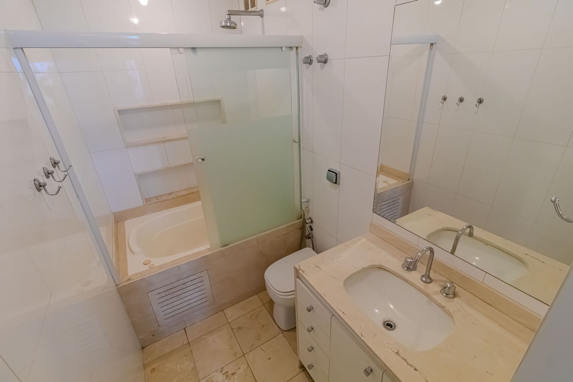 Apartamento à venda com 3 quartos, 107m² - Foto 26