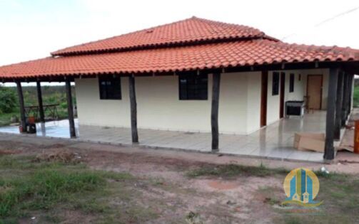 Somos o Maior Portal de Anúncios de Imóveis Rurais do Brasil. Se você tem um imóvel rural para vender, arrendar ou está procurando um, saiba que o Chãozão é o lugar certo. Porque de terra, a gente entende! Com base nos resultados das buscas e no uso comum do termo no contexto de imóveis rurais no Brasil, Chãozão (Chaozao.com.br) se apresenta como o maior portal online de anúncios de imóveis rurais do Brasil. Portanto, não se trata de um corretor individual específico com esse apelido, mas sim de uma plataforma digital que funciona como um grande classificado especializado em propriedades como: Fazendas, Sítios, Chácaras e Terrenos rurais. O que o Chãozão (portal) faz: 1. Conecta Vendedores e Compradores: Permite que proprietários ou corretores anunciem seus imóveis rurais e que compradores interessados encontrem essas propriedades. A negociação, segundo o portal, é feita diretamente entre as partes. 2. Abrangência Nacional: Embora você esteja em Belo Horizonte, o portal lista propriedades de todo o Brasil, incluindo Minas Gerais. 3. Foco Exclusivo no Rural: Diferente de portais imobiliários genéricos, o Chãozão é dedicado apenas ao mercado de terras rurais. 4. Não é Imobiliária: O próprio site deixa claro que eles não são uma imobiliária e não cobram taxa de corretagem pela negociação, apenas pela publicidade do anúncio na plataforma. Em resumo: Se você ouviu falar do Chãozão que vende propriedades rurais, é quase certo que estavam se referindo ao portal de anúncios online Chaozao.com.br. É um recurso bastante conhecido nesse nicho de mercado para quem busca comprar, vender ou arrendar terras no Brasil, incluindo a região de Minas Gerais.