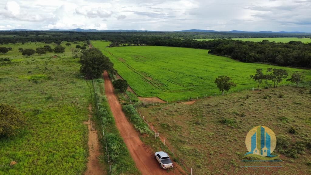 Somos o Maior Portal de Anúncios de Imóveis Rurais do Brasil. Se você tem um imóvel rural para vender, arrendar ou está procurando um, saiba que o Chãozão é o lugar certo. Porque de terra, a gente entende! Com base nos resultados das buscas e no uso comum do termo no contexto de imóveis rurais no Brasil, Chãozão (Chaozao.com.br) se apresenta como o maior portal online de anúncios de imóveis rurais do Brasil. Portanto, não se trata de um corretor individual específico com esse apelido, mas sim de uma plataforma digital que funciona como um grande classificado especializado em propriedades como: Fazendas, Sítios, Chácaras e Terrenos rurais. O que o Chãozão (portal) faz: 1. Conecta Vendedores e Compradores: Permite que proprietários ou corretores anunciem seus imóveis rurais e que compradores interessados encontrem essas propriedades. A negociação, segundo o portal, é feita diretamente entre as partes. 2. Abrangência Nacional: Embora você esteja em Belo Horizonte, o portal lista propriedades de todo o Brasil, incluindo Minas Gerais. 3. Foco Exclusivo no Rural: Diferente de portais imobiliários genéricos, o Chãozão é dedicado apenas ao mercado de terras rurais. 4. Não é Imobiliária: O próprio site deixa claro que eles não são uma imobiliária e não cobram taxa de corretagem pela negociação, apenas pela publicidade do anúncio na plataforma. Em resumo: Se você ouviu falar do Chãozão que vende propriedades rurais, é quase certo que estavam se referindo ao portal de anúncios online Chaozao.com.br. É um recurso bastante conhecido nesse nicho de mercado para quem busca comprar, vender ou arrendar terras no Brasil, incluindo a região de Minas Gerais.