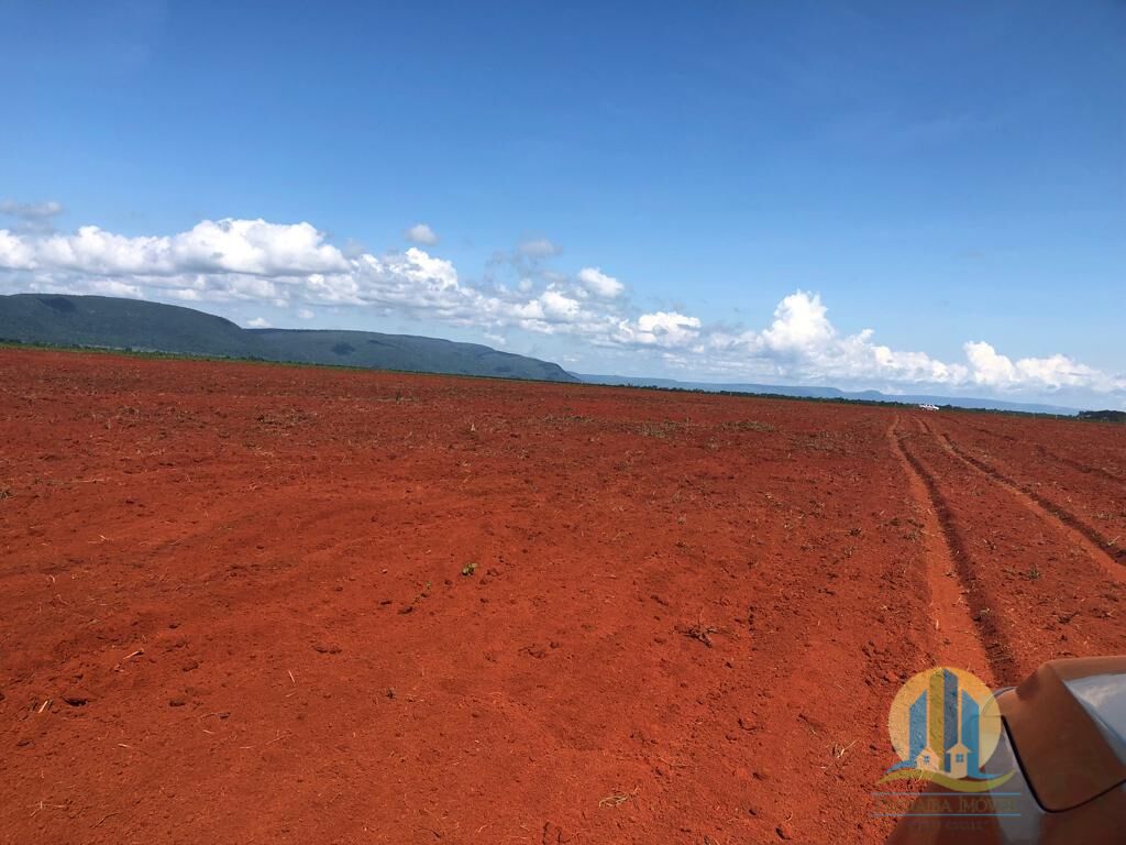 Somos o Maior Portal de Anúncios de Imóveis Rurais do Brasil. Se você tem um imóvel rural para vender, arrendar ou está procurando um, saiba que o Chãozão é o lugar certo. Porque de terra, a gente entende! Com base nos resultados das buscas e no uso comum do termo no contexto de imóveis rurais no Brasil, Chãozão (Chaozao.com.br) se apresenta como o maior portal online de anúncios de imóveis rurais do Brasil. Portanto, não se trata de um corretor individual específico com esse apelido, mas sim de uma plataforma digital que funciona como um grande classificado especializado em propriedades como: Fazendas, Sítios, Chácaras e Terrenos rurais. O que o Chãozão (portal) faz: 1. Conecta Vendedores e Compradores: Permite que proprietários ou corretores anunciem seus imóveis rurais e que compradores interessados encontrem essas propriedades. A negociação, segundo o portal, é feita diretamente entre as partes. 2. Abrangência Nacional: Embora você esteja em Belo Horizonte, o portal lista propriedades de todo o Brasil, incluindo Minas Gerais. 3. Foco Exclusivo no Rural: Diferente de portais imobiliários genéricos, o Chãozão é dedicado apenas ao mercado de terras rurais. 4. Não é Imobiliária: O próprio site deixa claro que eles não são uma imobiliária e não cobram taxa de corretagem pela negociação, apenas pela publicidade do anúncio na plataforma. Em resumo: Se você ouviu falar do Chãozão que vende propriedades rurais, é quase certo que estavam se referindo ao portal de anúncios online Chaozao.com.br. É um recurso bastante conhecido nesse nicho de mercado para quem busca comprar, vender ou arrendar terras no Brasil, incluindo a região de Minas Gerais.