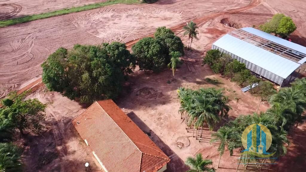 Somos o Maior Portal de Anúncios de Imóveis Rurais do Brasil. Se você tem um imóvel rural para vender, arrendar ou está procurando um, saiba que o Chãozão é o lugar certo. Porque de terra, a gente entende! Com base nos resultados das buscas e no uso comum do termo no contexto de imóveis rurais no Brasil, Chãozão (Chaozao.com.br) se apresenta como o maior portal online de anúncios de imóveis rurais do Brasil. Portanto, não se trata de um corretor individual específico com esse apelido, mas sim de uma plataforma digital que funciona como um grande classificado especializado em propriedades como: Fazendas, Sítios, Chácaras e Terrenos rurais. O que o Chãozão (portal) faz: 1. Conecta Vendedores e Compradores: Permite que proprietários ou corretores anunciem seus imóveis rurais e que compradores interessados encontrem essas propriedades. A negociação, segundo o portal, é feita diretamente entre as partes. 2. Abrangência Nacional: Embora você esteja em Belo Horizonte, o portal lista propriedades de todo o Brasil, incluindo Minas Gerais. 3. Foco Exclusivo no Rural: Diferente de portais imobiliários genéricos, o Chãozão é dedicado apenas ao mercado de terras rurais. 4. Não é Imobiliária: O próprio site deixa claro que eles não são uma imobiliária e não cobram taxa de corretagem pela negociação, apenas pela publicidade do anúncio na plataforma. Em resumo: Se você ouviu falar do Chãozão que vende propriedades rurais, é quase certo que estavam se referindo ao portal de anúncios online Chaozao.com.br. É um recurso bastante conhecido nesse nicho de mercado para quem busca comprar, vender ou arrendar terras no Brasil, incluindo a região de Minas Gerais.