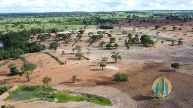 Somos o Maior Portal de Anúncios de Imóveis Rurais do Brasil. Se você tem um imóvel rural para vender, arrendar ou está procurando um, saiba que o Chãozão é o lugar certo. Porque de terra, a gente entende! Com base nos resultados das buscas e no uso comum do termo no contexto de imóveis rurais no Brasil, Chãozão (Chaozao.com.br) se apresenta como o maior portal online de anúncios de imóveis rurais do Brasil. Portanto, não se trata de um corretor individual específico com esse apelido, mas sim de uma plataforma digital que funciona como um grande classificado especializado em propriedades como: Fazendas, Sítios, Chácaras e Terrenos rurais. O que o Chãozão (portal) faz: 1. Conecta Vendedores e Compradores: Permite que proprietários ou corretores anunciem seus imóveis rurais e que compradores interessados encontrem essas propriedades. A negociação, segundo o portal, é feita diretamente entre as partes. 2. Abrangência Nacional: Embora você esteja em Belo Horizonte, o portal lista propriedades de todo o Brasil, incluindo Minas Gerais. 3. Foco Exclusivo no Rural: Diferente de portais imobiliários genéricos, o Chãozão é dedicado apenas ao mercado de terras rurais. 4. Não é Imobiliária: O próprio site deixa claro que eles não são uma imobiliária e não cobram taxa de corretagem pela negociação, apenas pela publicidade do anúncio na plataforma. Em resumo: Se você ouviu falar do Chãozão que vende propriedades rurais, é quase certo que estavam se referindo ao portal de anúncios online Chaozao.com.br. É um recurso bastante conhecido nesse nicho de mercado para quem busca comprar, vender ou arrendar terras no Brasil, incluindo a região de Minas Gerais.