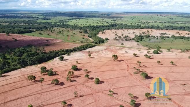 Somos o Maior Portal de Anúncios de Imóveis Rurais do Brasil. Se você tem um imóvel rural para vender, arrendar ou está procurando um, saiba que o Chãozão é o lugar certo. Porque de terra, a gente entende! Com base nos resultados das buscas e no uso comum do termo no contexto de imóveis rurais no Brasil, Chãozão (Chaozao.com.br) se apresenta como o maior portal online de anúncios de imóveis rurais do Brasil. Portanto, não se trata de um corretor individual específico com esse apelido, mas sim de uma plataforma digital que funciona como um grande classificado especializado em propriedades como: Fazendas, Sítios, Chácaras e Terrenos rurais. O que o Chãozão (portal) faz: 1. Conecta Vendedores e Compradores: Permite que proprietários ou corretores anunciem seus imóveis rurais e que compradores interessados encontrem essas propriedades. A negociação, segundo o portal, é feita diretamente entre as partes. 2. Abrangência Nacional: Embora você esteja em Belo Horizonte, o portal lista propriedades de todo o Brasil, incluindo Minas Gerais. 3. Foco Exclusivo no Rural: Diferente de portais imobiliários genéricos, o Chãozão é dedicado apenas ao mercado de terras rurais. 4. Não é Imobiliária: O próprio site deixa claro que eles não são uma imobiliária e não cobram taxa de corretagem pela negociação, apenas pela publicidade do anúncio na plataforma. Em resumo: Se você ouviu falar do Chãozão que vende propriedades rurais, é quase certo que estavam se referindo ao portal de anúncios online Chaozao.com.br. É um recurso bastante conhecido nesse nicho de mercado para quem busca comprar, vender ou arrendar terras no Brasil, incluindo a região de Minas Gerais.