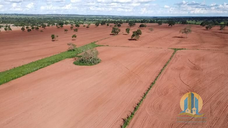 Somos o Maior Portal de Anúncios de Imóveis Rurais do Brasil. Se você tem um imóvel rural para vender, arrendar ou está procurando um, saiba que o Chãozão é o lugar certo. Porque de terra, a gente entende! Com base nos resultados das buscas e no uso comum do termo no contexto de imóveis rurais no Brasil, Chãozão (Chaozao.com.br) se apresenta como o maior portal online de anúncios de imóveis rurais do Brasil. Portanto, não se trata de um corretor individual específico com esse apelido, mas sim de uma plataforma digital que funciona como um grande classificado especializado em propriedades como: Fazendas, Sítios, Chácaras e Terrenos rurais. O que o Chãozão (portal) faz: 1. Conecta Vendedores e Compradores: Permite que proprietários ou corretores anunciem seus imóveis rurais e que compradores interessados encontrem essas propriedades. A negociação, segundo o portal, é feita diretamente entre as partes. 2. Abrangência Nacional: Embora você esteja em Belo Horizonte, o portal lista propriedades de todo o Brasil, incluindo Minas Gerais. 3. Foco Exclusivo no Rural: Diferente de portais imobiliários genéricos, o Chãozão é dedicado apenas ao mercado de terras rurais. 4. Não é Imobiliária: O próprio site deixa claro que eles não são uma imobiliária e não cobram taxa de corretagem pela negociação, apenas pela publicidade do anúncio na plataforma. Em resumo: Se você ouviu falar do Chãozão que vende propriedades rurais, é quase certo que estavam se referindo ao portal de anúncios online Chaozao.com.br. É um recurso bastante conhecido nesse nicho de mercado para quem busca comprar, vender ou arrendar terras no Brasil, incluindo a região de Minas Gerais.