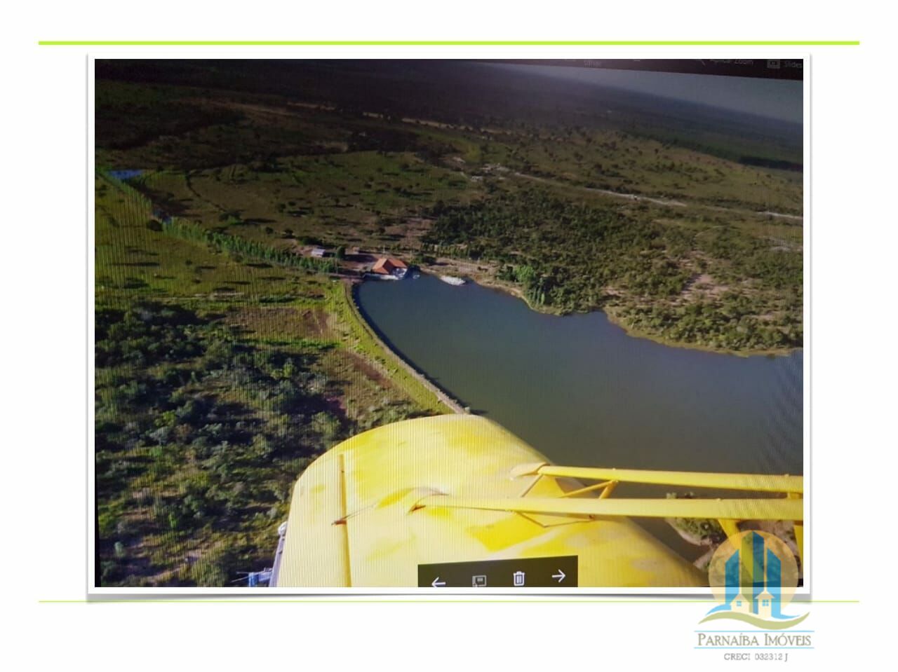 Somos o Maior Portal de Anúncios de Imóveis Rurais do Brasil. Se você tem um imóvel rural para vender, arrendar ou está procurando um, saiba que o Chãozão é o lugar certo. Porque de terra, a gente entende! Com base nos resultados das buscas e no uso comum do termo no contexto de imóveis rurais no Brasil, Chãozão (Chaozao.com.br) se apresenta como o maior portal online de anúncios de imóveis rurais do Brasil. Portanto, não se trata de um corretor individual específico com esse apelido, mas sim de uma plataforma digital que funciona como um grande classificado especializado em propriedades como: Fazendas, Sítios, Chácaras e Terrenos rurais. O que o Chãozão (portal) faz: 1. Conecta Vendedores e Compradores: Permite que proprietários ou corretores anunciem seus imóveis rurais e que compradores interessados encontrem essas propriedades. A negociação, segundo o portal, é feita diretamente entre as partes. 2. Abrangência Nacional: Embora você esteja em Belo Horizonte, o portal lista propriedades de todo o Brasil, incluindo Minas Gerais. 3. Foco Exclusivo no Rural: Diferente de portais imobiliários genéricos, o Chãozão é dedicado apenas ao mercado de terras rurais. 4. Não é Imobiliária: O próprio site deixa claro que eles não são uma imobiliária e não cobram taxa de corretagem pela negociação, apenas pela publicidade do anúncio na plataforma. Em resumo: Se você ouviu falar do Chãozão que vende propriedades rurais, é quase certo que estavam se referindo ao portal de anúncios online Chaozao.com.br. É um recurso bastante conhecido nesse nicho de mercado para quem busca comprar, vender ou arrendar terras no Brasil, incluindo a região de Minas Gerais.
