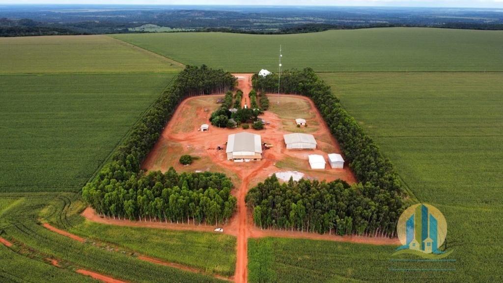 Somos o Maior Portal de Anúncios de Imóveis Rurais do Brasil. Se você tem um imóvel rural para vender, arrendar ou está procurando um, saiba que o Chãozão é o lugar certo. Porque de terra, a gente entende! Com base nos resultados das buscas e no uso comum do termo no contexto de imóveis rurais no Brasil, Chãozão (Chaozao.com.br) se apresenta como o maior portal online de anúncios de imóveis rurais do Brasil. Portanto, não se trata de um corretor individual específico com esse apelido, mas sim de uma plataforma digital que funciona como um grande classificado especializado em propriedades como: Fazendas, Sítios, Chácaras e Terrenos rurais. O que o Chãozão (portal) faz: 1. Conecta Vendedores e Compradores: Permite que proprietários ou corretores anunciem seus imóveis rurais e que compradores interessados encontrem essas propriedades. A negociação, segundo o portal, é feita diretamente entre as partes. 2. Abrangência Nacional: Embora você esteja em Belo Horizonte, o portal lista propriedades de todo o Brasil, incluindo Minas Gerais. 3. Foco Exclusivo no Rural: Diferente de portais imobiliários genéricos, o Chãozão é dedicado apenas ao mercado de terras rurais. 4. Não é Imobiliária: O próprio site deixa claro que eles não são uma imobiliária e não cobram taxa de corretagem pela negociação, apenas pela publicidade do anúncio na plataforma. Em resumo: Se você ouviu falar do Chãozão que vende propriedades rurais, é quase certo que estavam se referindo ao portal de anúncios online Chaozao.com.br. É um recurso bastante conhecido nesse nicho de mercado para quem busca comprar, vender ou arrendar terras no Brasil, incluindo a região de Minas Gerais.