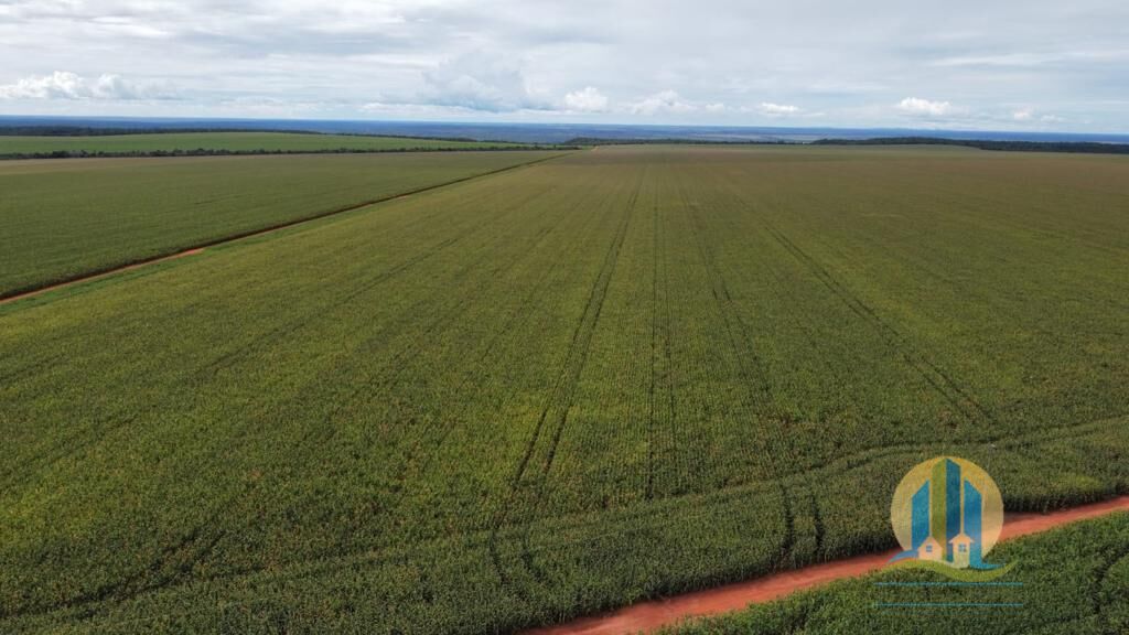 Somos o Maior Portal de Anúncios de Imóveis Rurais do Brasil. Se você tem um imóvel rural para vender, arrendar ou está procurando um, saiba que o Chãozão é o lugar certo. Porque de terra, a gente entende! Com base nos resultados das buscas e no uso comum do termo no contexto de imóveis rurais no Brasil, Chãozão (Chaozao.com.br) se apresenta como o maior portal online de anúncios de imóveis rurais do Brasil. Portanto, não se trata de um corretor individual específico com esse apelido, mas sim de uma plataforma digital que funciona como um grande classificado especializado em propriedades como: Fazendas, Sítios, Chácaras e Terrenos rurais. O que o Chãozão (portal) faz: 1. Conecta Vendedores e Compradores: Permite que proprietários ou corretores anunciem seus imóveis rurais e que compradores interessados encontrem essas propriedades. A negociação, segundo o portal, é feita diretamente entre as partes. 2. Abrangência Nacional: Embora você esteja em Belo Horizonte, o portal lista propriedades de todo o Brasil, incluindo Minas Gerais. 3. Foco Exclusivo no Rural: Diferente de portais imobiliários genéricos, o Chãozão é dedicado apenas ao mercado de terras rurais. 4. Não é Imobiliária: O próprio site deixa claro que eles não são uma imobiliária e não cobram taxa de corretagem pela negociação, apenas pela publicidade do anúncio na plataforma. Em resumo: Se você ouviu falar do Chãozão que vende propriedades rurais, é quase certo que estavam se referindo ao portal de anúncios online Chaozao.com.br. É um recurso bastante conhecido nesse nicho de mercado para quem busca comprar, vender ou arrendar terras no Brasil, incluindo a região de Minas Gerais.