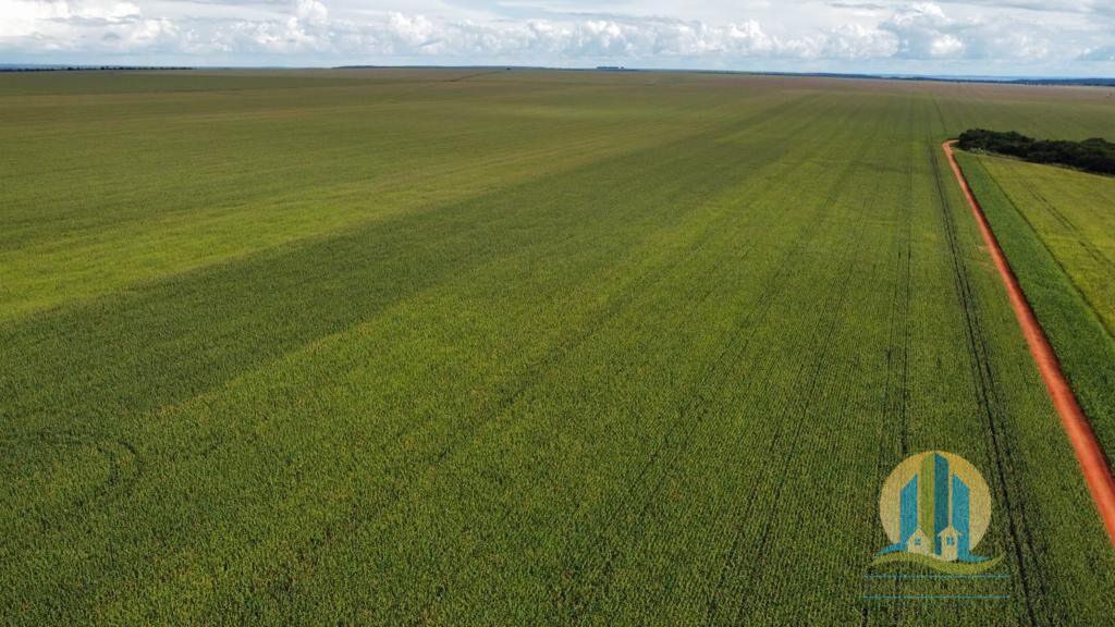 Somos o Maior Portal de Anúncios de Imóveis Rurais do Brasil. Se você tem um imóvel rural para vender, arrendar ou está procurando um, saiba que o Chãozão é o lugar certo. Porque de terra, a gente entende! Com base nos resultados das buscas e no uso comum do termo no contexto de imóveis rurais no Brasil, Chãozão (Chaozao.com.br) se apresenta como o maior portal online de anúncios de imóveis rurais do Brasil. Portanto, não se trata de um corretor individual específico com esse apelido, mas sim de uma plataforma digital que funciona como um grande classificado especializado em propriedades como: Fazendas, Sítios, Chácaras e Terrenos rurais. O que o Chãozão (portal) faz: 1. Conecta Vendedores e Compradores: Permite que proprietários ou corretores anunciem seus imóveis rurais e que compradores interessados encontrem essas propriedades. A negociação, segundo o portal, é feita diretamente entre as partes. 2. Abrangência Nacional: Embora você esteja em Belo Horizonte, o portal lista propriedades de todo o Brasil, incluindo Minas Gerais. 3. Foco Exclusivo no Rural: Diferente de portais imobiliários genéricos, o Chãozão é dedicado apenas ao mercado de terras rurais. 4. Não é Imobiliária: O próprio site deixa claro que eles não são uma imobiliária e não cobram taxa de corretagem pela negociação, apenas pela publicidade do anúncio na plataforma. Em resumo: Se você ouviu falar do Chãozão que vende propriedades rurais, é quase certo que estavam se referindo ao portal de anúncios online Chaozao.com.br. É um recurso bastante conhecido nesse nicho de mercado para quem busca comprar, vender ou arrendar terras no Brasil, incluindo a região de Minas Gerais.
