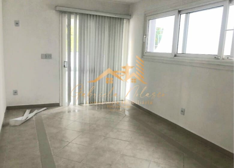 Casa à venda com 3 quartos, 350m² - Foto 1