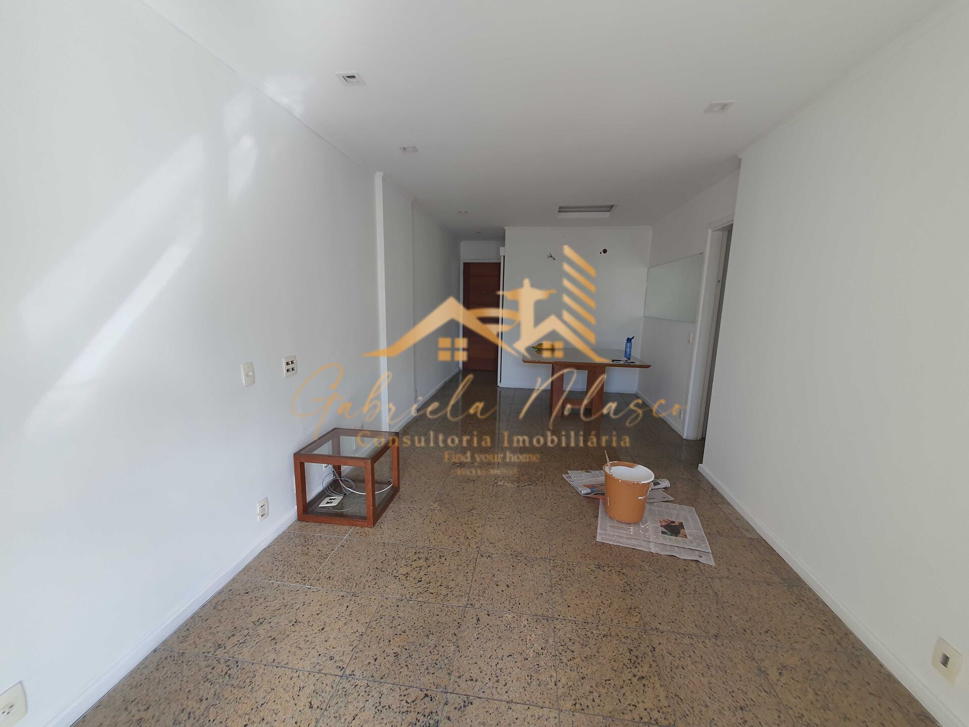 Apartamento à venda com 2 quartos, 100m² - Foto 2