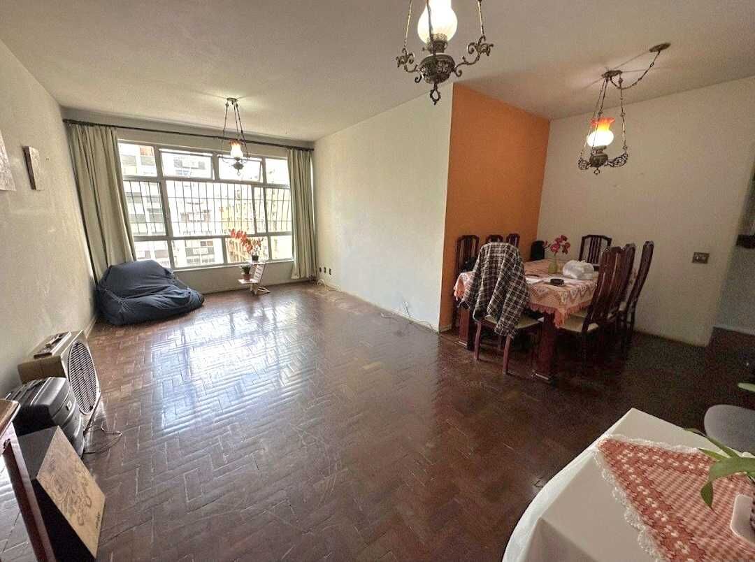 Apartamento à venda com 3 quartos, 130m² - Foto 2